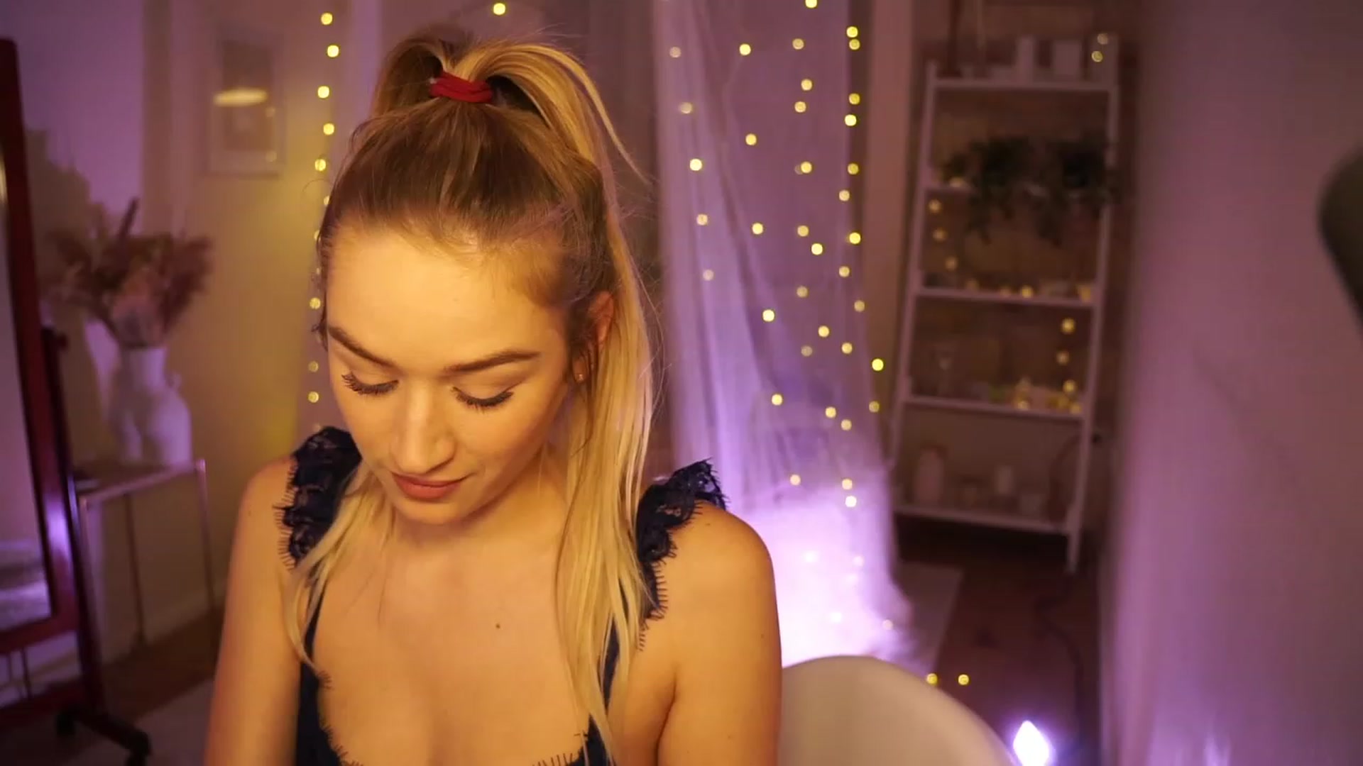 Gallery image thumbnail from CheckmyPeach's myfreecams stream on, 01/16/2024, 01:40 image 12 of 20