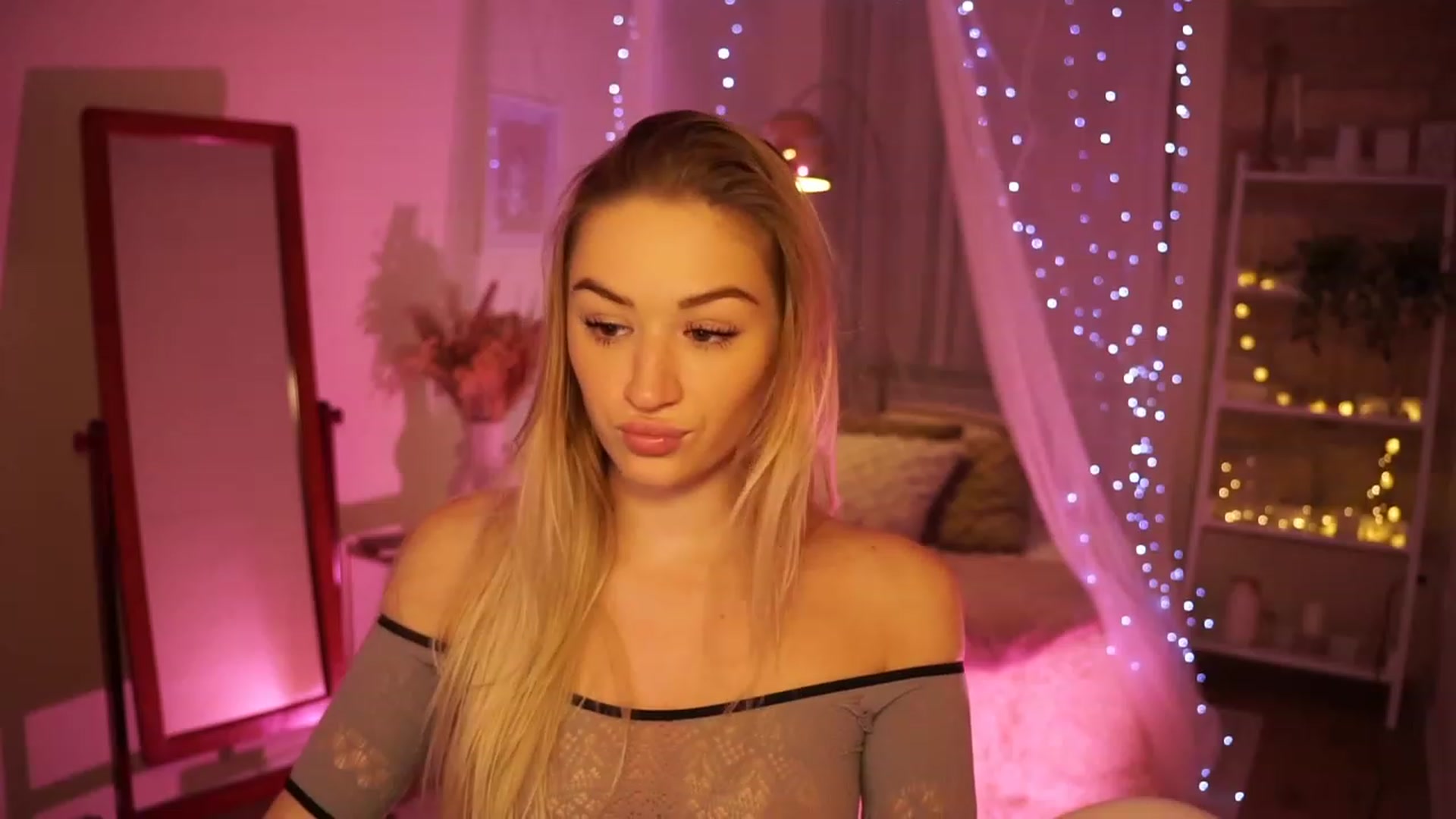 Gallery image thumbnail from CheckmyPeach's myfreecams stream on, 01/26/2024, 03:14 image 13 of 20