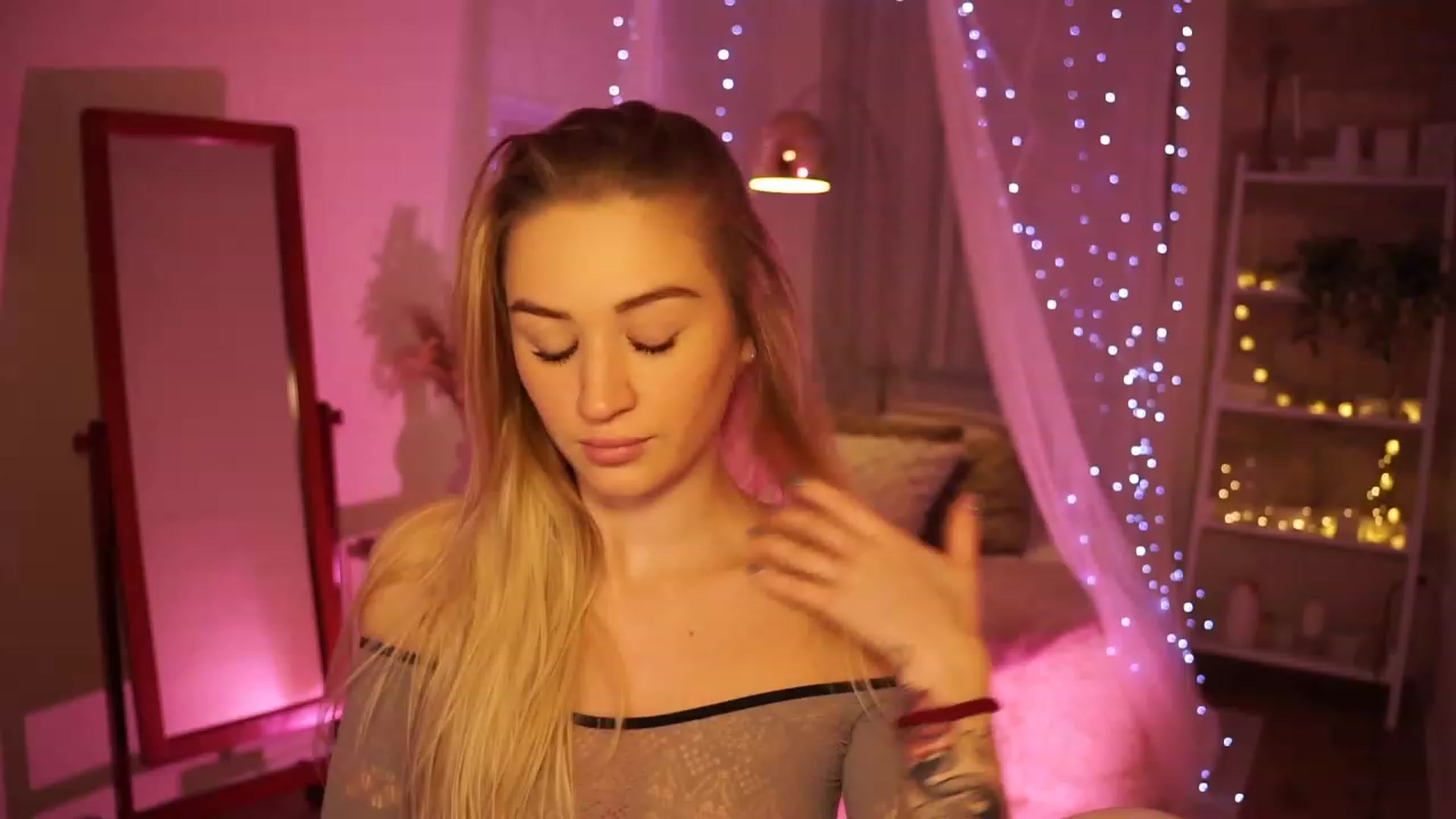 Gallery image thumbnail from CheckmyPeach's myfreecams stream on, 01/26/2024, 03:14 image 10 of 20