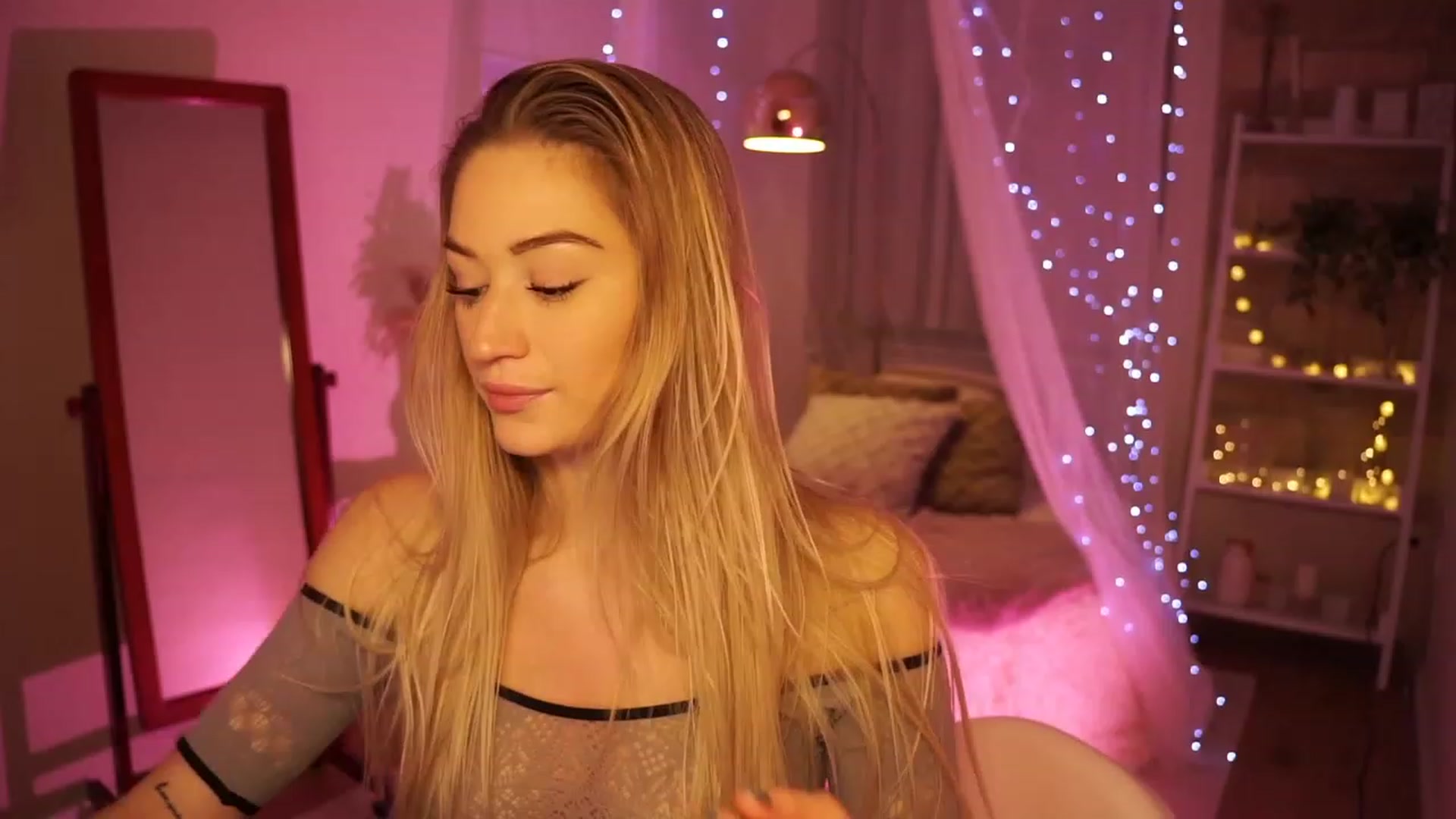 Gallery image thumbnail from CheckmyPeach's myfreecams stream on, 01/26/2024, 03:14 image 3 of 20