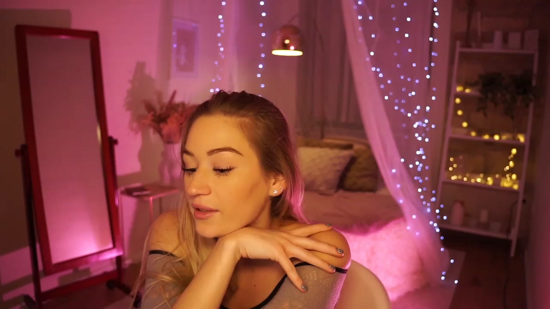 Gallery image thumbnail from CheckmyPeach's myfreecams stream on, 01/26/2024, 03:14 image 18 of 20