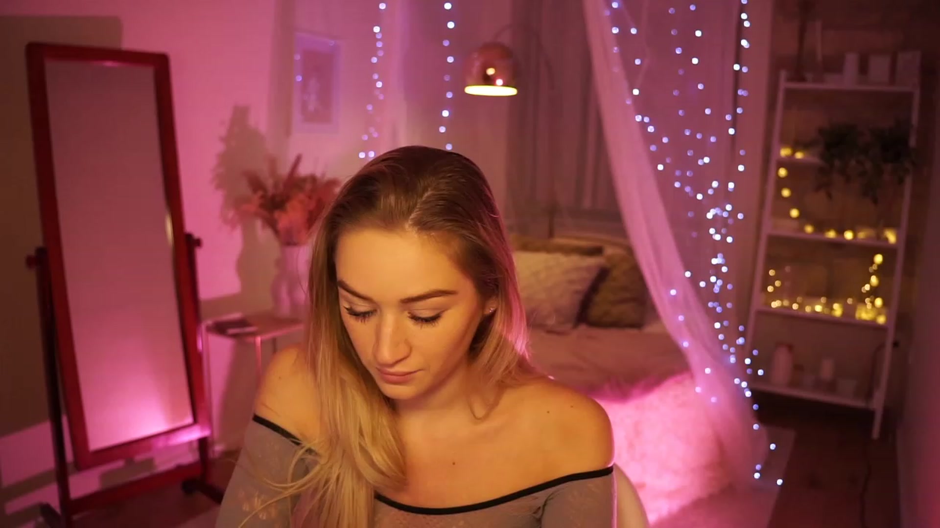 Gallery image thumbnail from CheckmyPeach's myfreecams stream on, 01/26/2024, 03:14 image 19 of 20