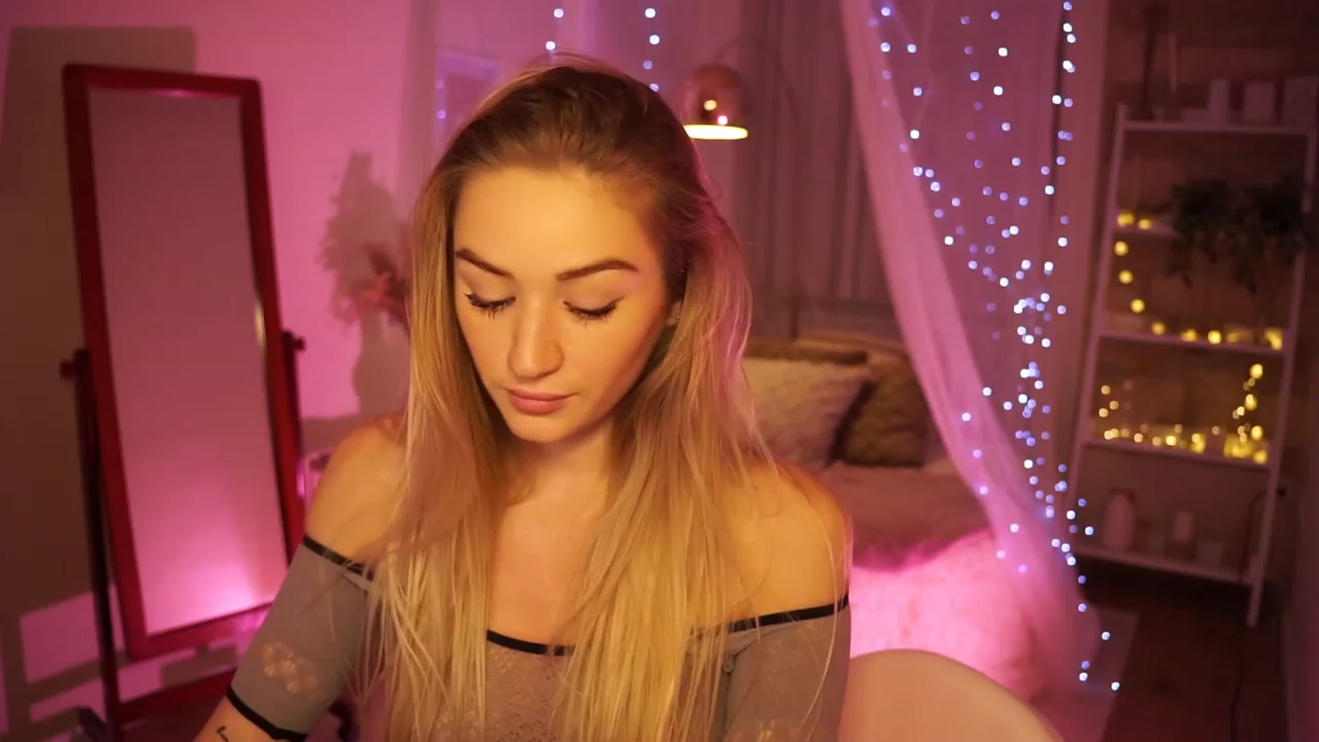 Gallery image thumbnail from CheckmyPeach's myfreecams stream on, 01/26/2024, 03:14 image 4 of 20