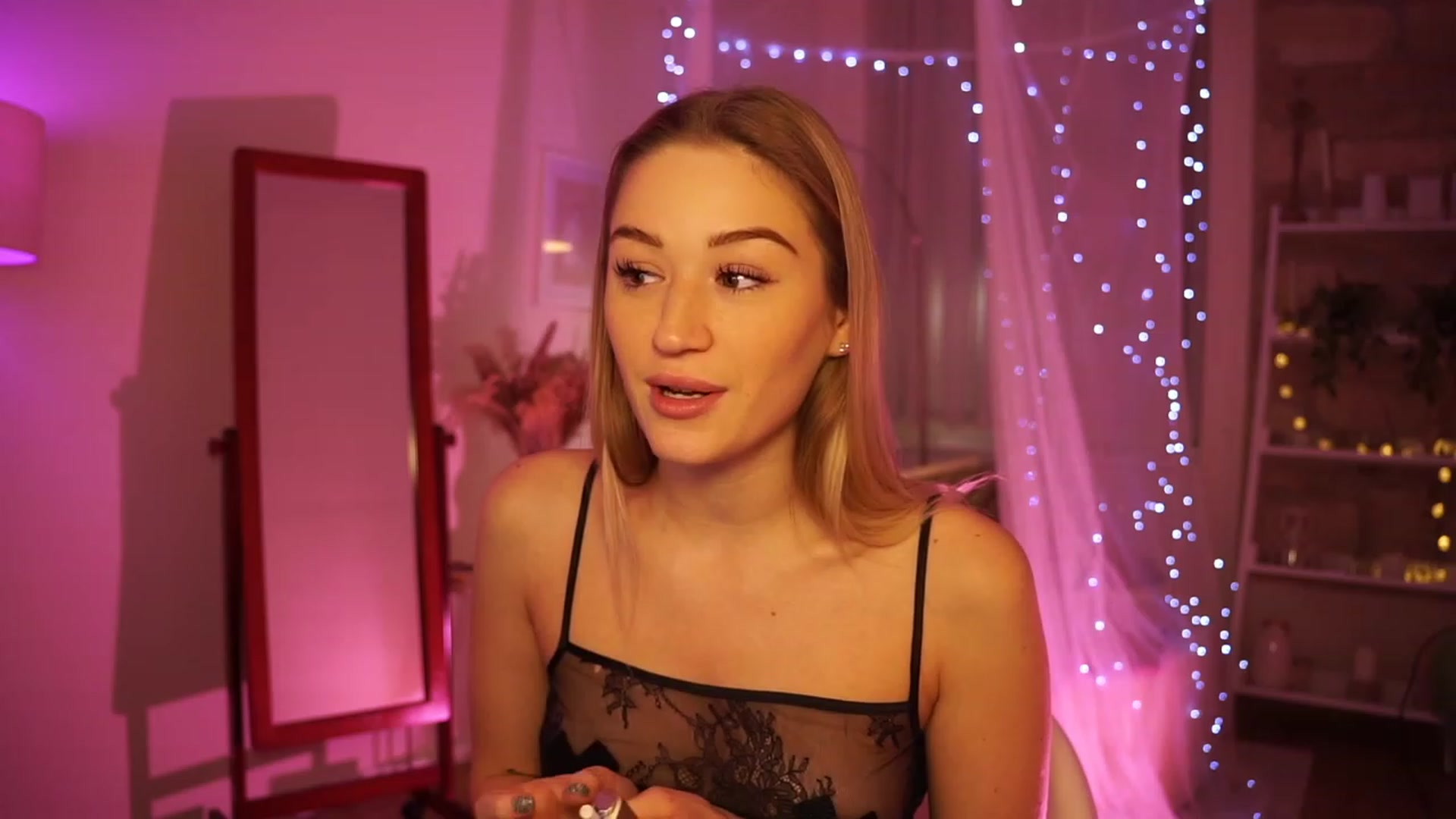 Gallery image thumbnail from CheckmyPeach's myfreecams stream on, 01/31/2024, 09:29 image 12 of 20