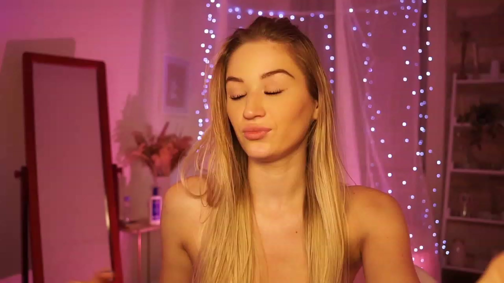 Gallery image thumbnail from CheckmyPeach's myfreecams stream on, 02/02/2024, 03:29 image 20 of 20