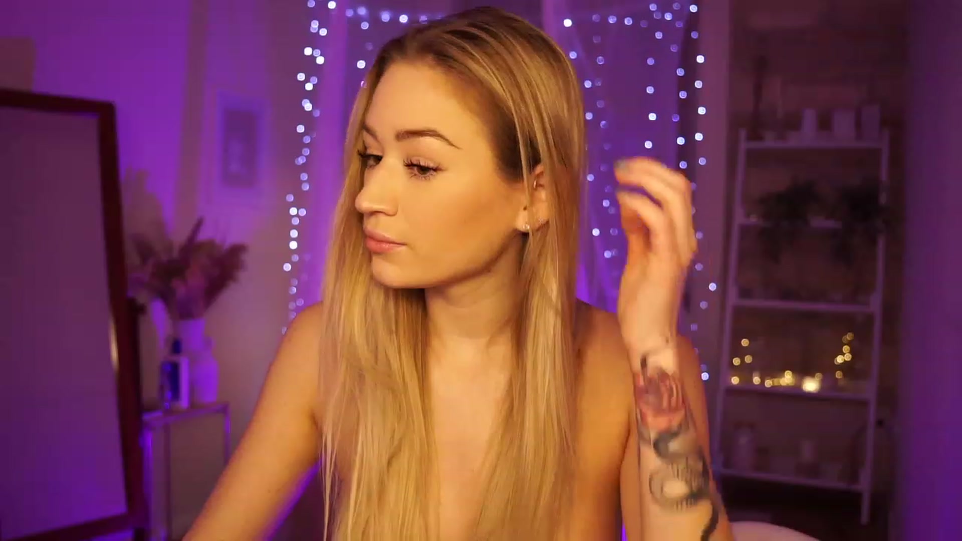 Gallery image thumbnail from CheckmyPeach's myfreecams stream on, 02/07/2024, 03:43 image 19 of 20