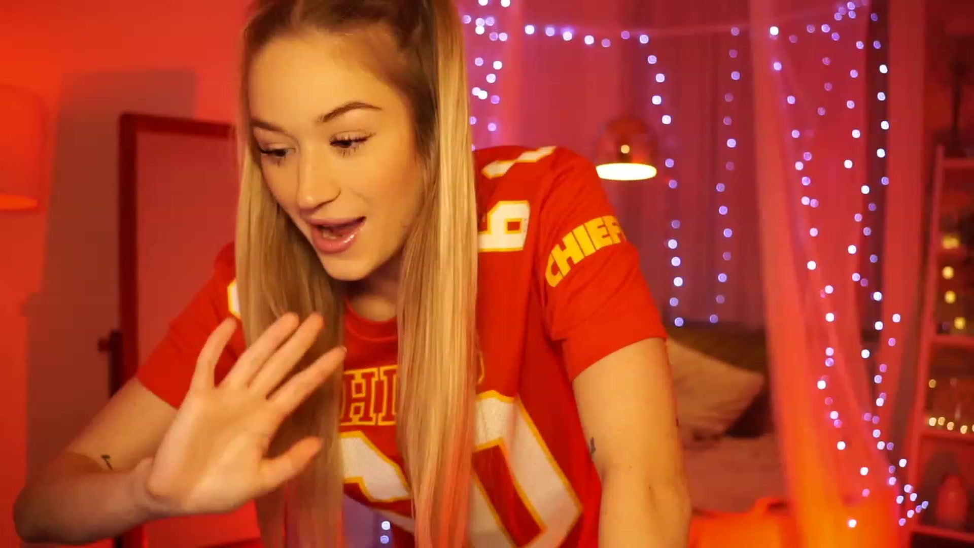 Gallery image thumbnail from CheckmyPeach's myfreecams stream on, 02/11/2024, 17:30 image 17 of 20
