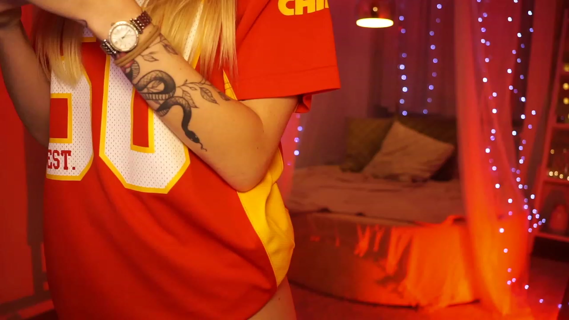 Gallery image thumbnail from CheckmyPeach's myfreecams stream on, 02/11/2024, 17:30 image 19 of 20
