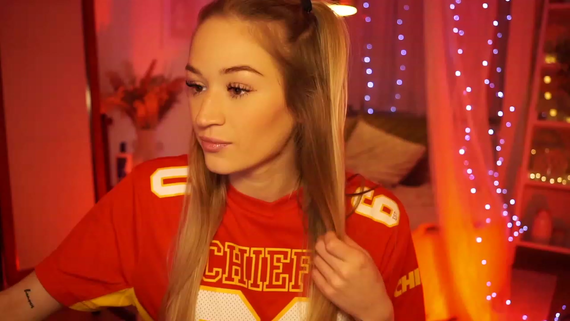 Gallery image thumbnail from CheckmyPeach's myfreecams stream on, 02/11/2024, 17:30 image 2 of 20