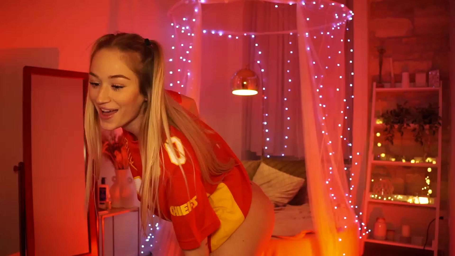 Gallery image thumbnail from CheckmyPeach's myfreecams stream on, 02/11/2024, 20:20 image 20 of 20