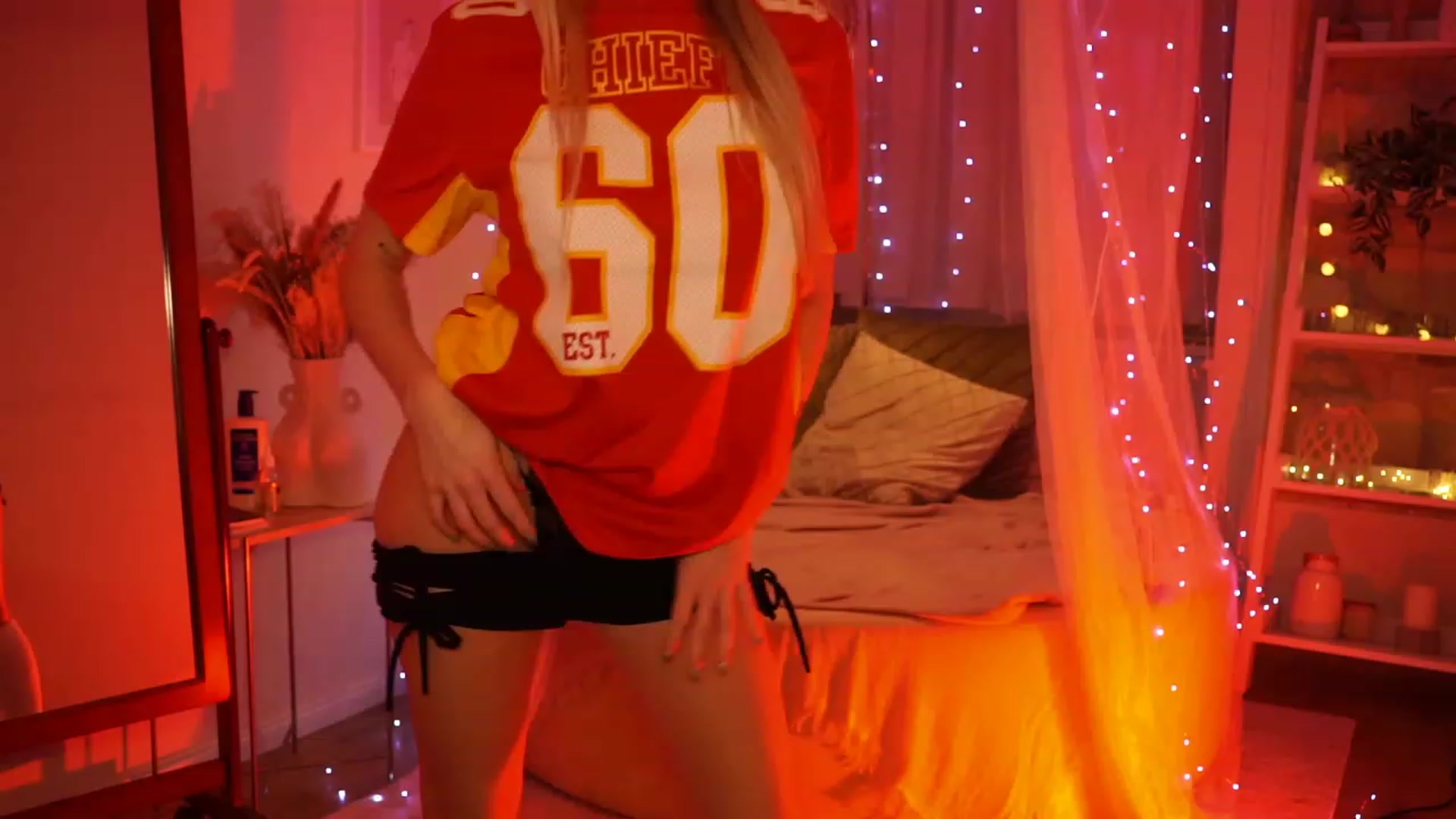 Gallery image thumbnail from CheckmyPeach's myfreecams stream on, 02/11/2024, 20:20 image 19 of 20