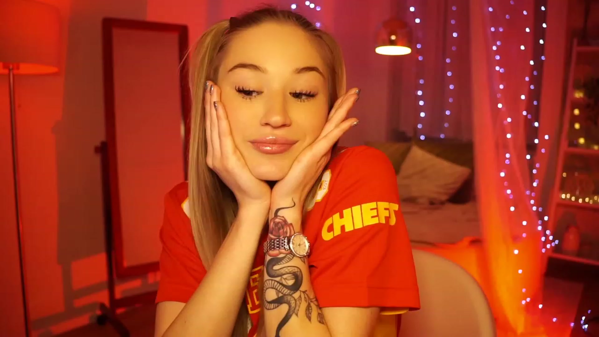 Gallery image thumbnail from CheckmyPeach's myfreecams stream on, 02/11/2024, 20:35 image 7 of 20