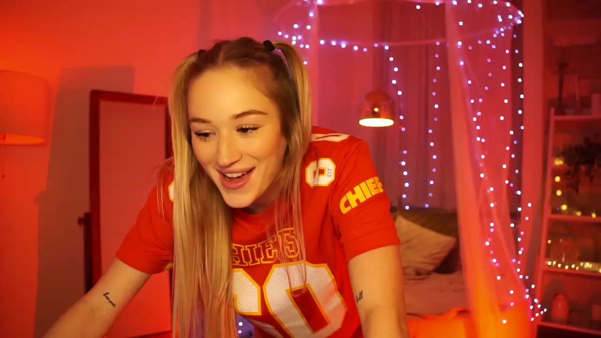 Gallery image thumbnail from CheckmyPeach's myfreecams stream on, 02/11/2024, 20:35 image 3 of 20