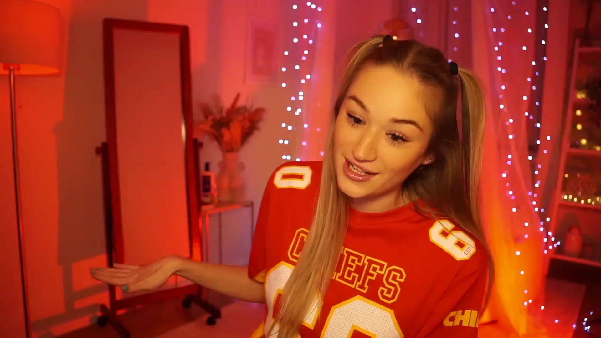 Gallery image thumbnail from CheckmyPeach's myfreecams stream on, 02/11/2024, 20:35 image 12 of 20