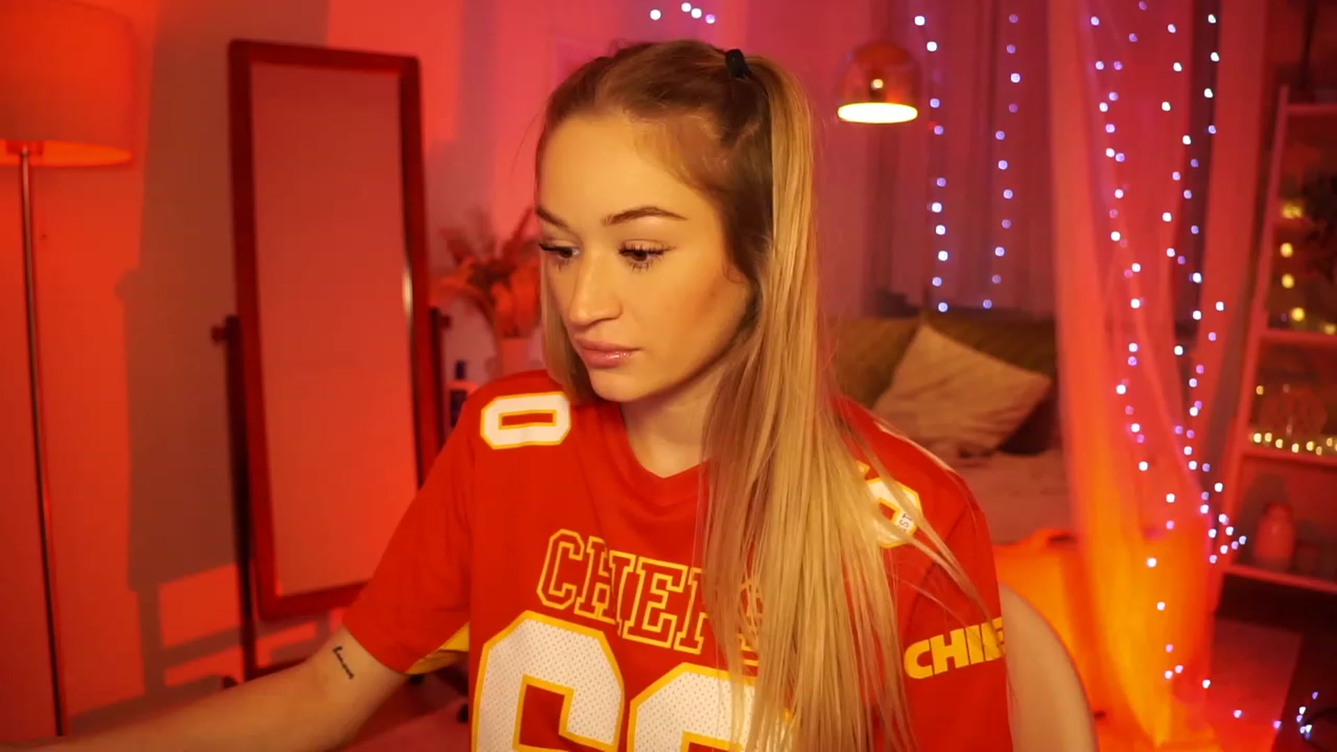 Gallery image thumbnail from CheckmyPeach's myfreecams stream on, 02/11/2024, 20:35 image 8 of 20