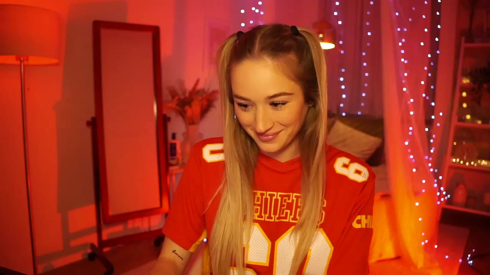 Gallery image thumbnail from CheckmyPeach's myfreecams stream on, 02/11/2024, 20:50 image 8 of 20