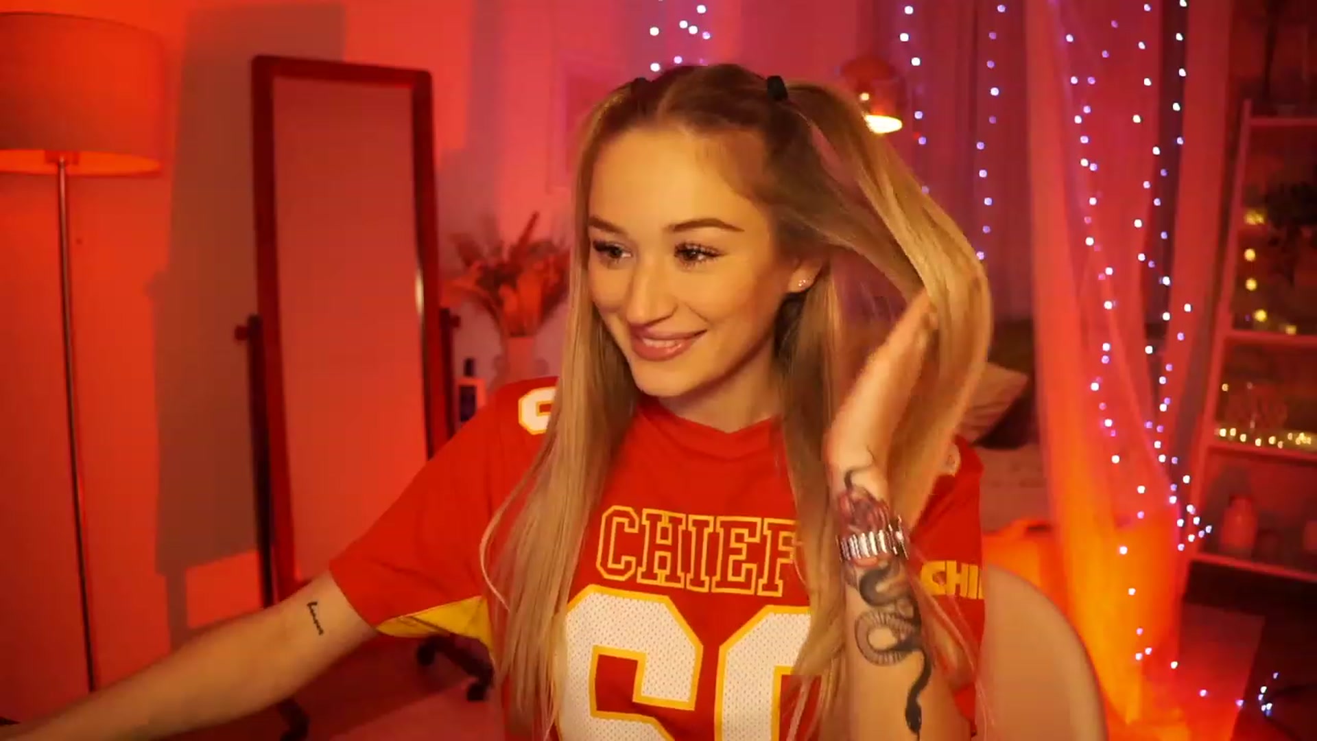 Gallery image thumbnail from CheckmyPeach's myfreecams stream on, 02/11/2024, 20:50 image 20 of 20