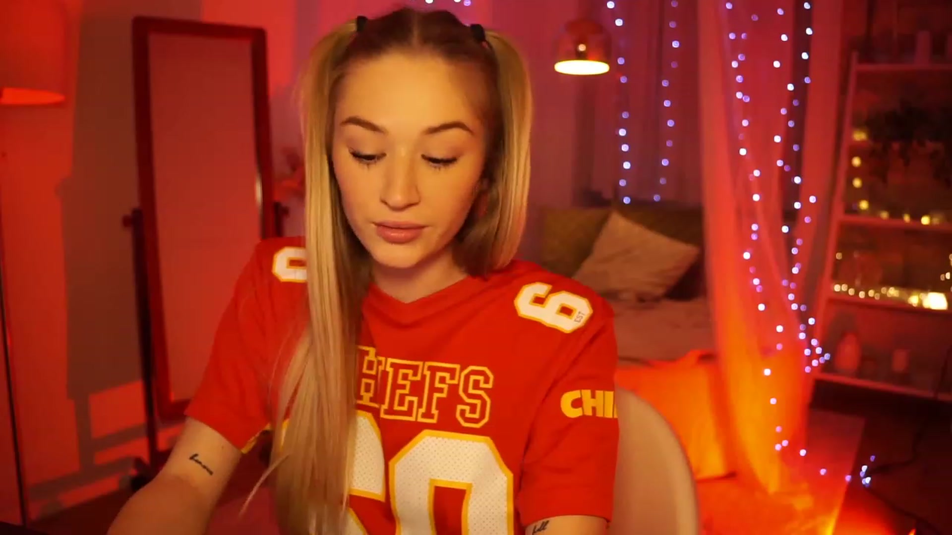 Gallery image thumbnail from CheckmyPeach's myfreecams stream on, 02/11/2024, 21:10 image 18 of 20