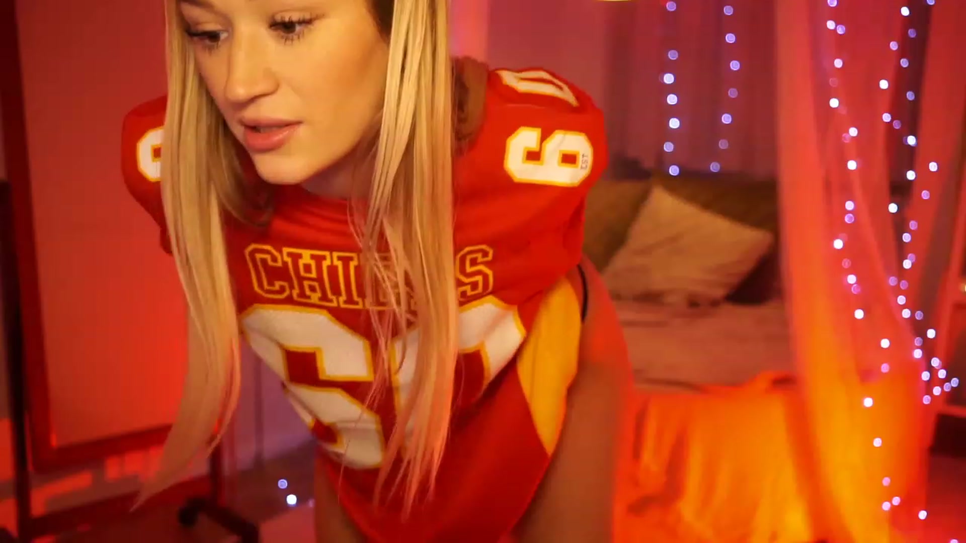 Gallery image thumbnail from CheckmyPeach's myfreecams stream on, 02/11/2024, 21:10 image 15 of 20