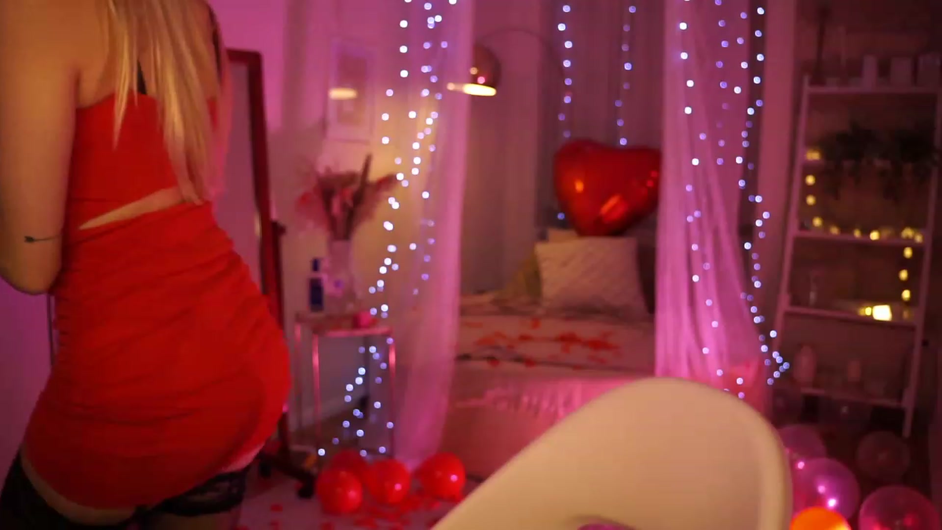 Gallery image thumbnail from CheckmyPeach's myfreecams stream on, 02/15/2024, 03:26 image 7 of 20