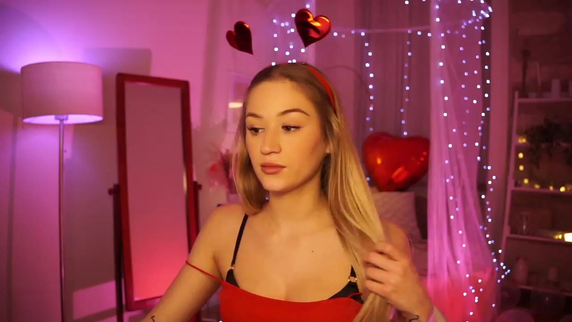 Gallery image thumbnail from CheckmyPeach's myfreecams stream on, 02/15/2024, 03:26 image 11 of 20