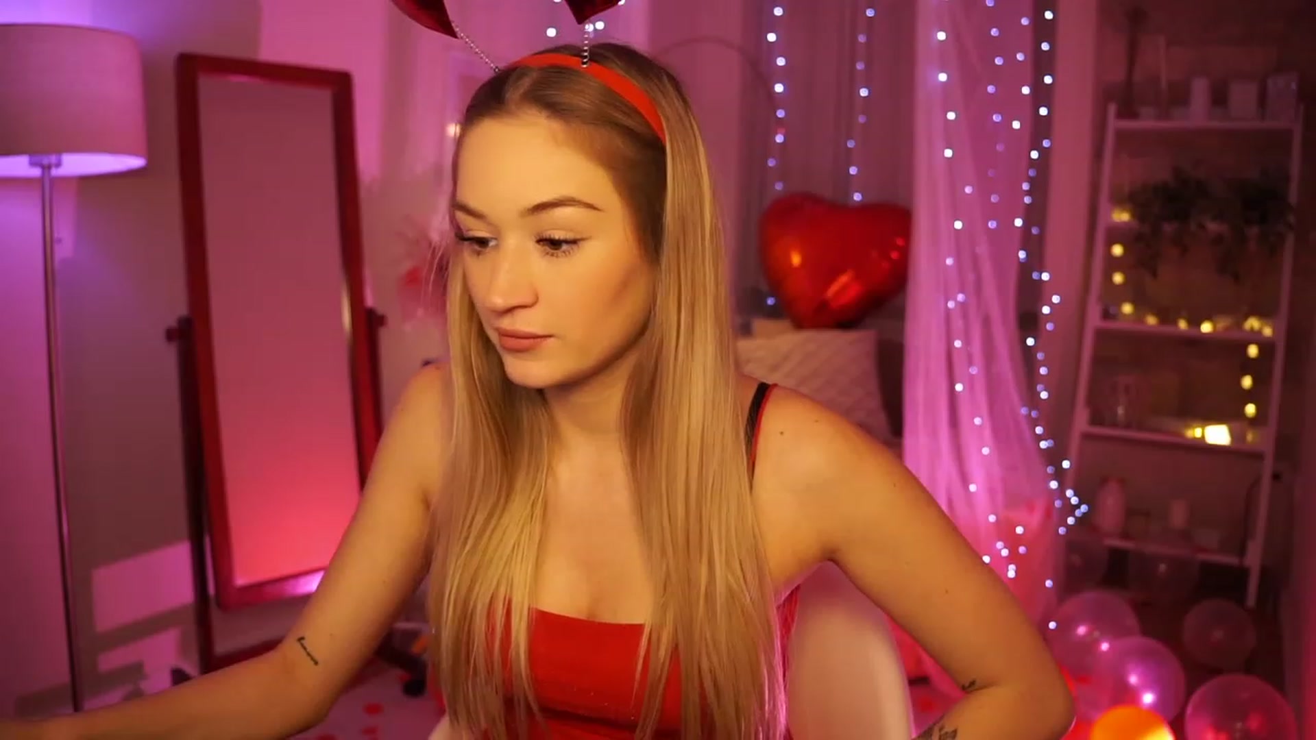 Gallery image thumbnail from CheckmyPeach's myfreecams stream on, 02/15/2024, 03:26 image 5 of 20