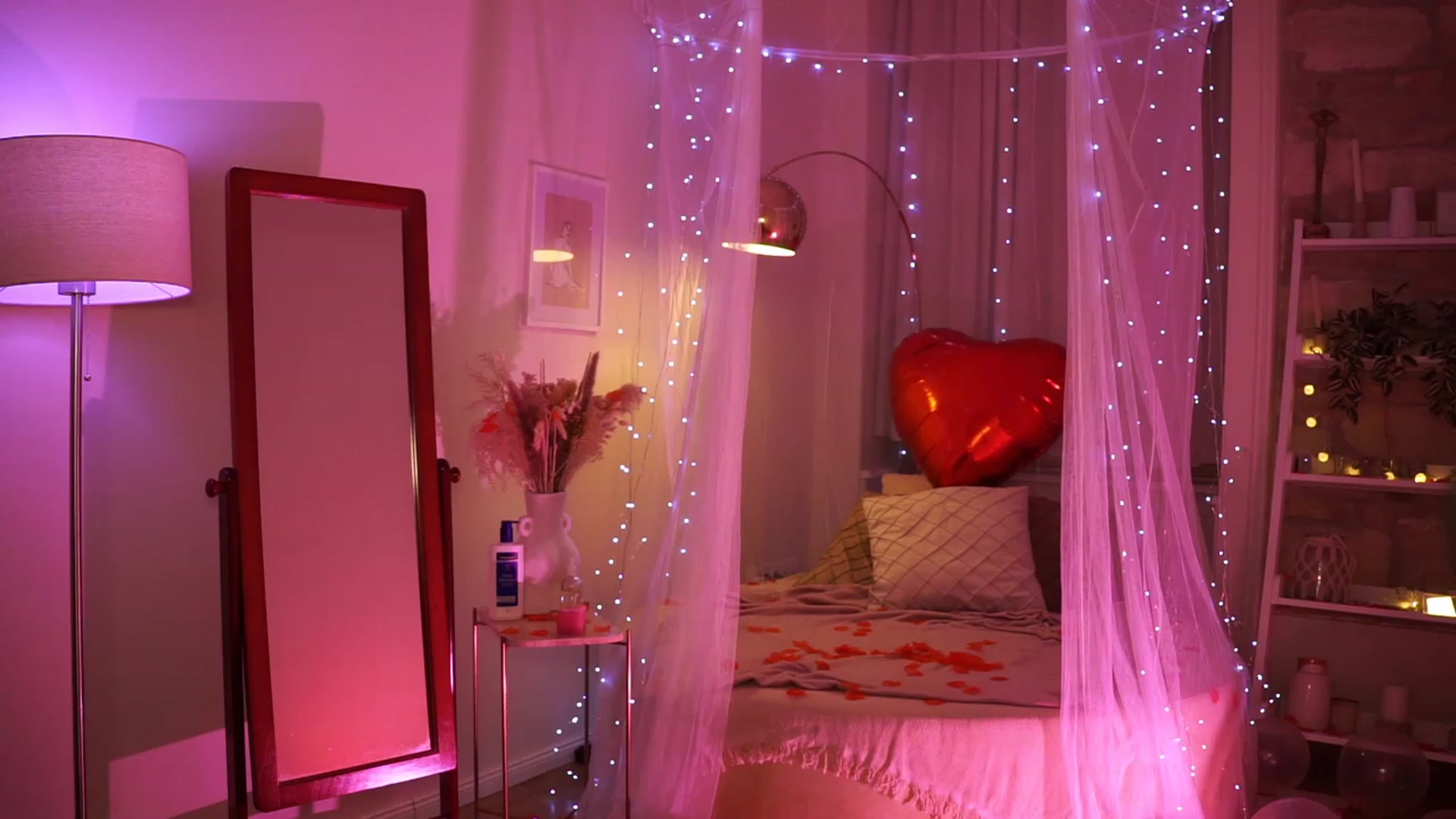 Gallery image thumbnail from CheckmyPeach's myfreecams stream on, 02/15/2024, 04:11 image 3 of 20