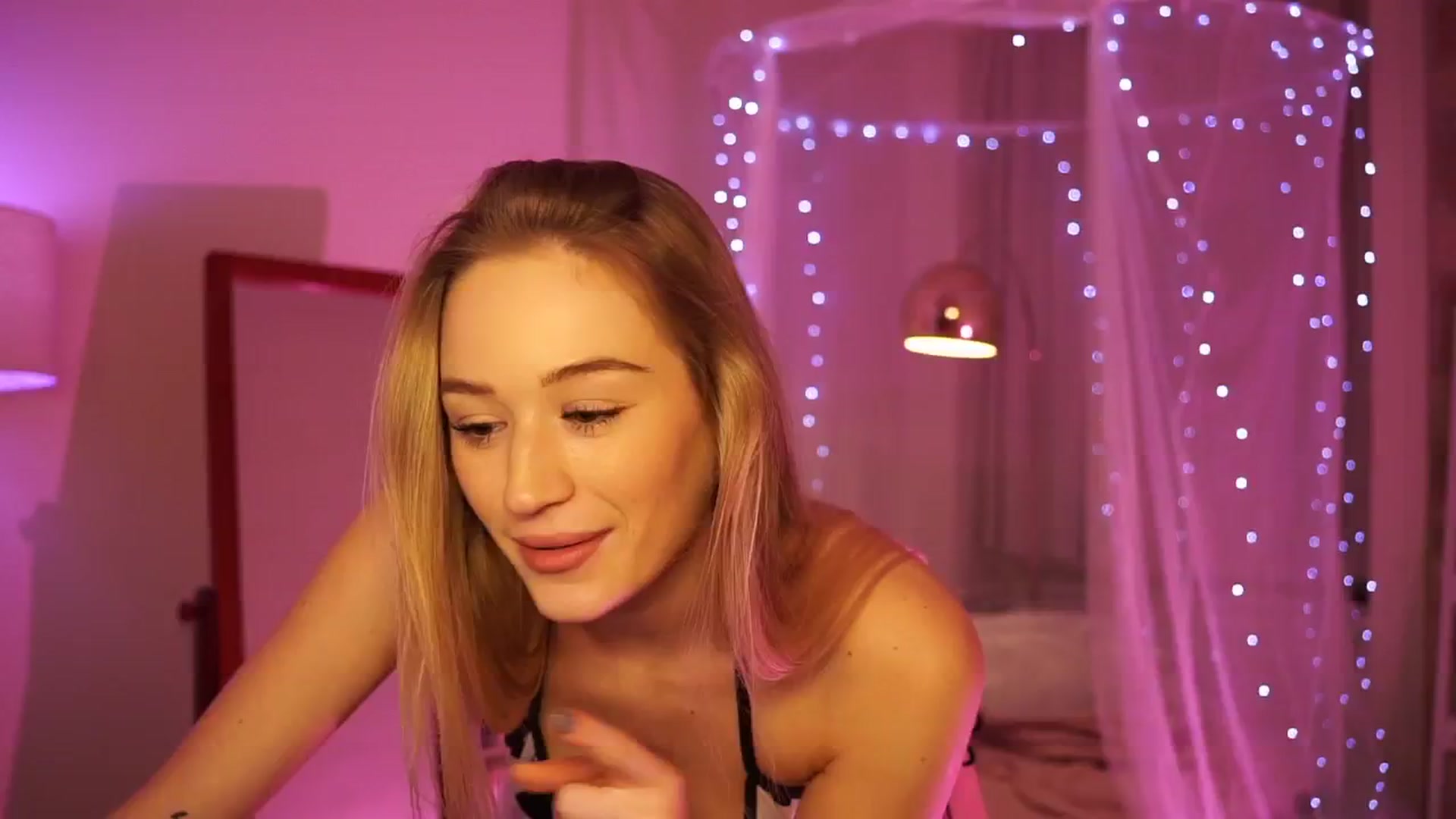Gallery image thumbnail from CheckmyPeach's myfreecams stream on, 02/16/2024, 20:03 image 5 of 20