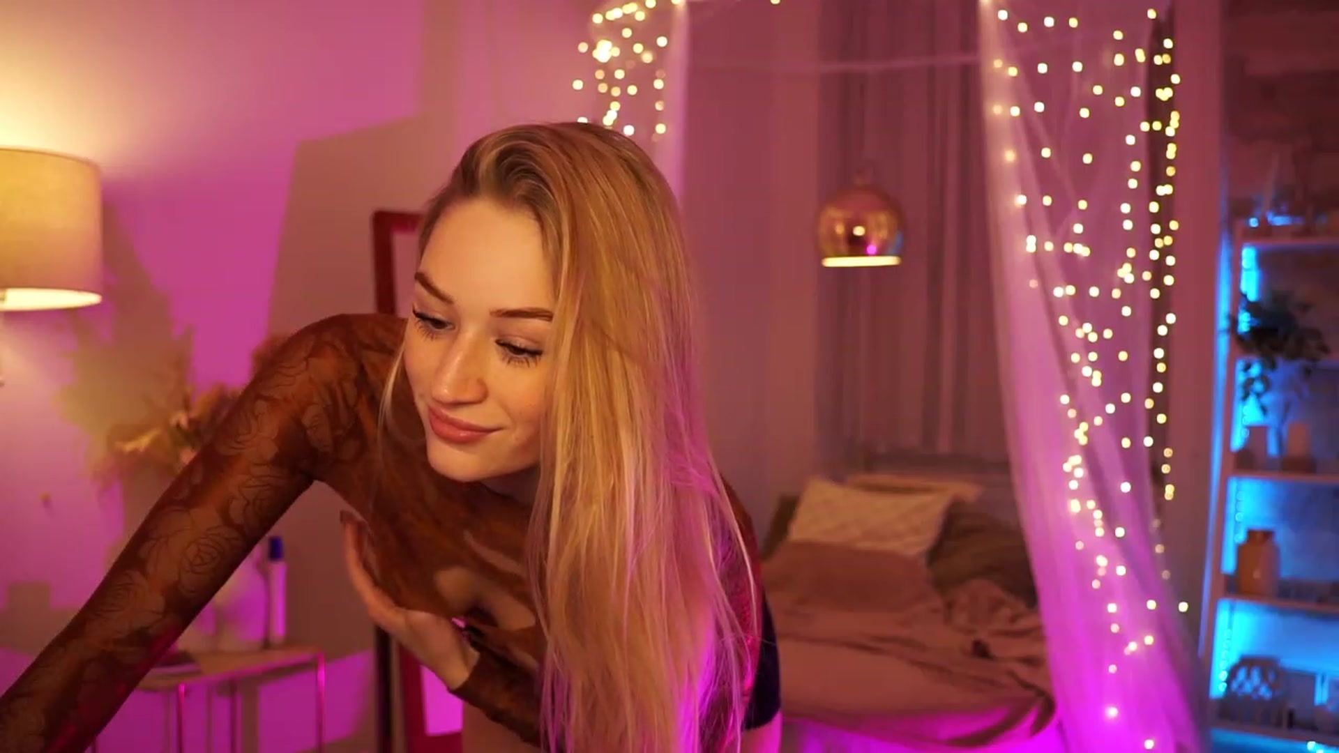 Gallery image thumbnail from CheckmyPeach's myfreecams stream on, 03/09/2024, 24:36 image 11 of 20