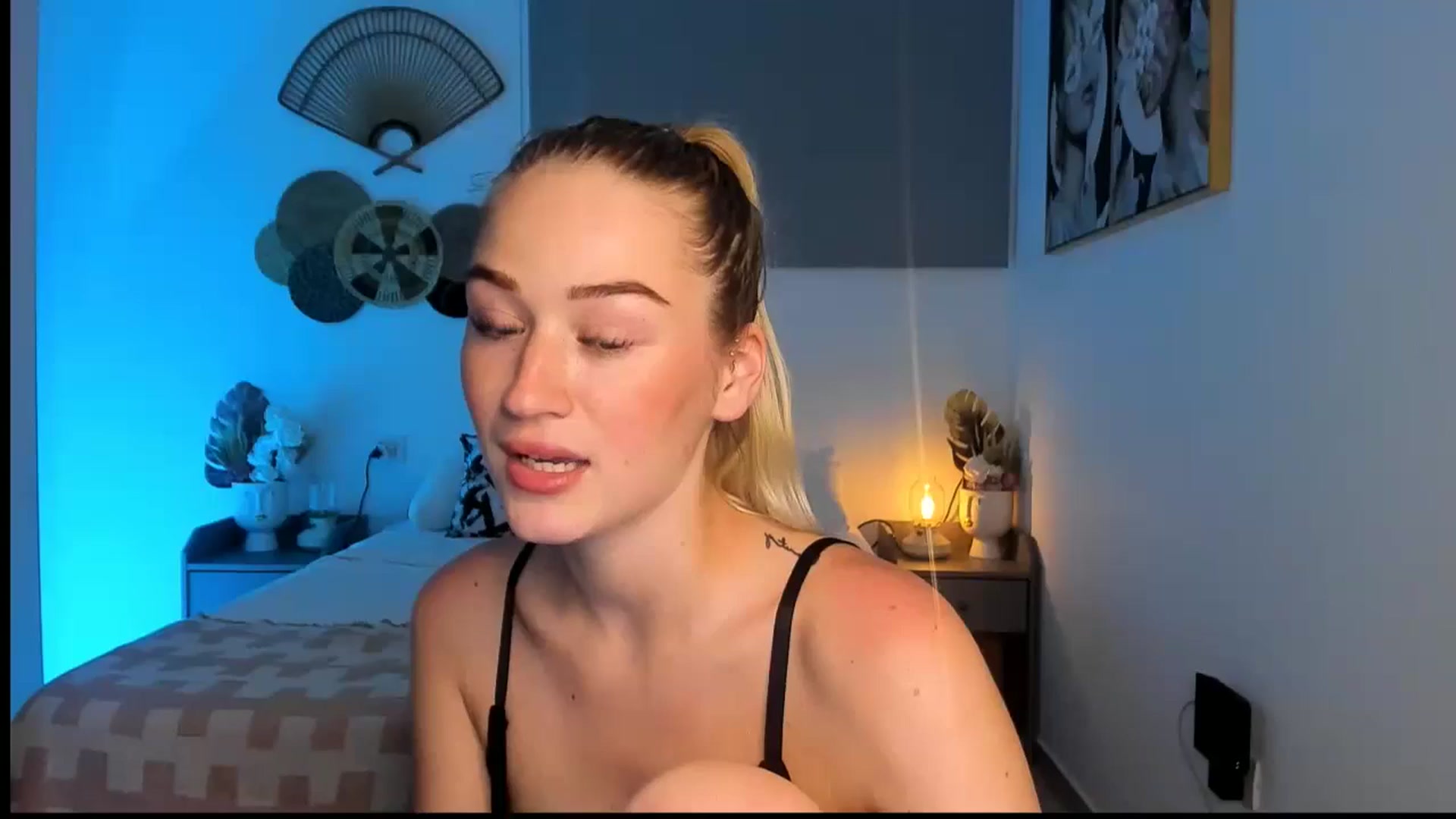 Gallery image thumbnail from CheckmyPeach's myfreecams stream on, 04/16/2024, 22:33 image 3 of 20