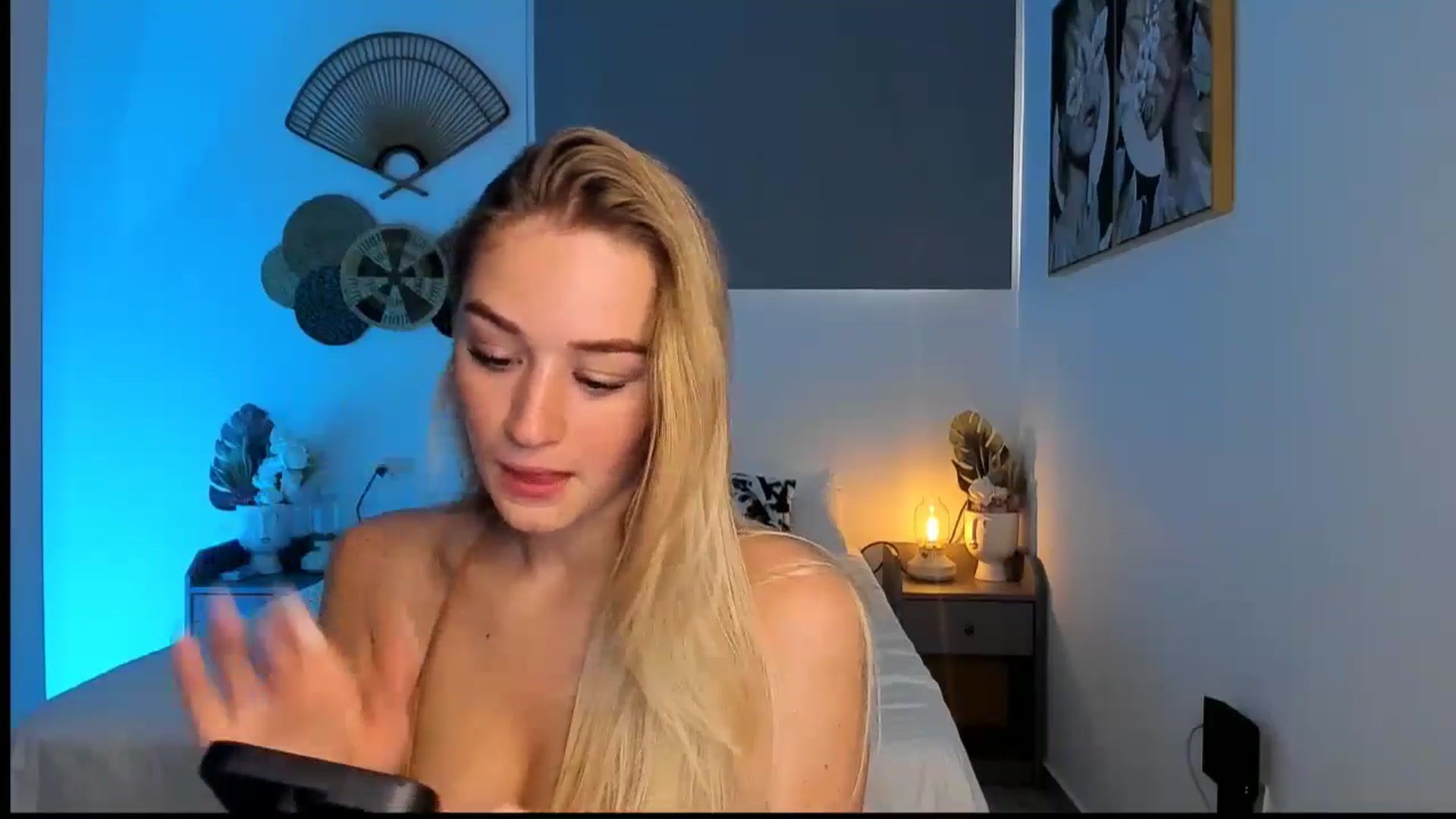 Gallery image thumbnail from CheckmyPeach's myfreecams stream on, 04/18/2024, 09:16 image 14 of 20