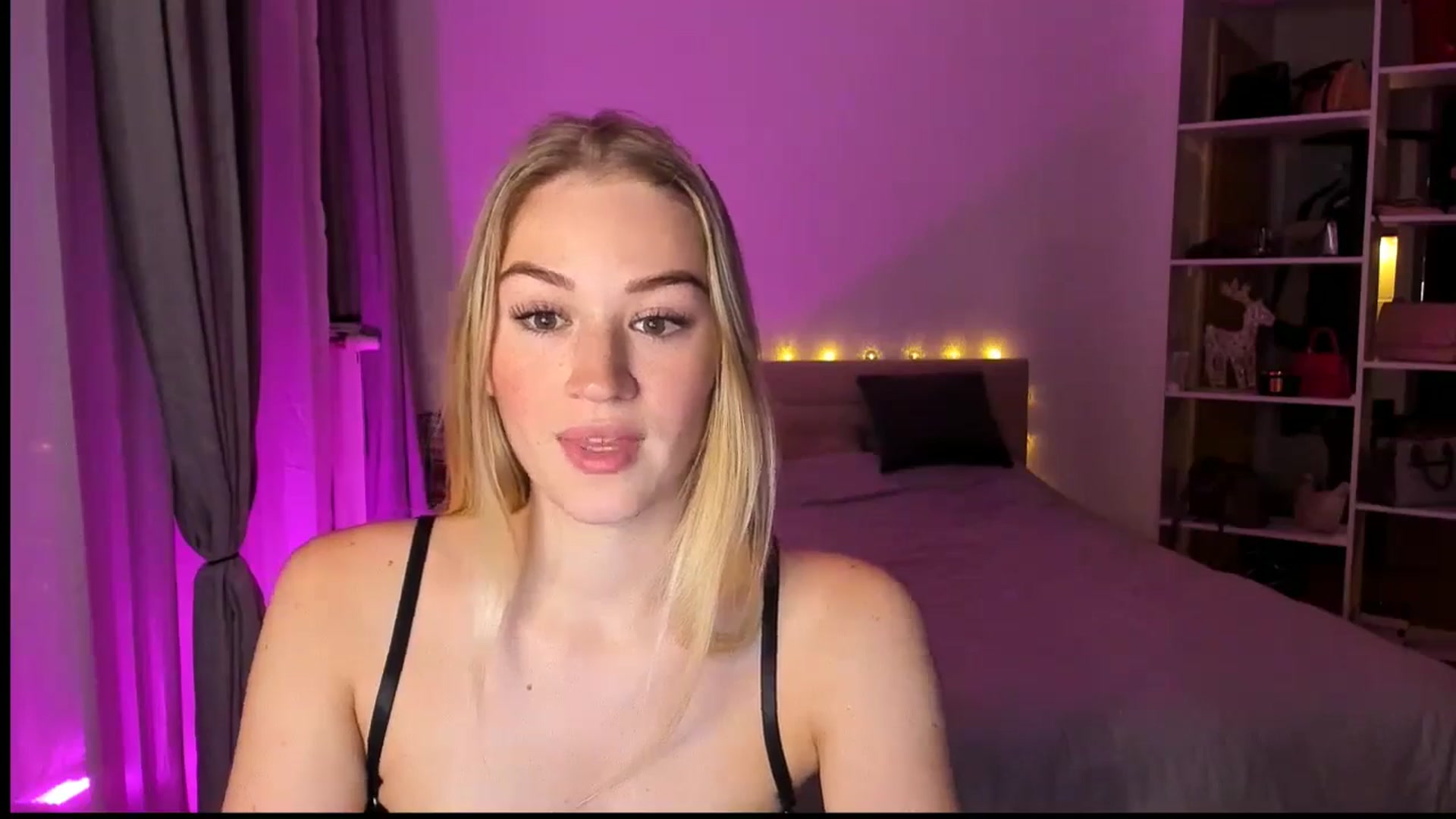 Gallery image thumbnail from CheckmyPeach's myfreecams stream on, 04/24/2024, 23:56 image 8 of 20