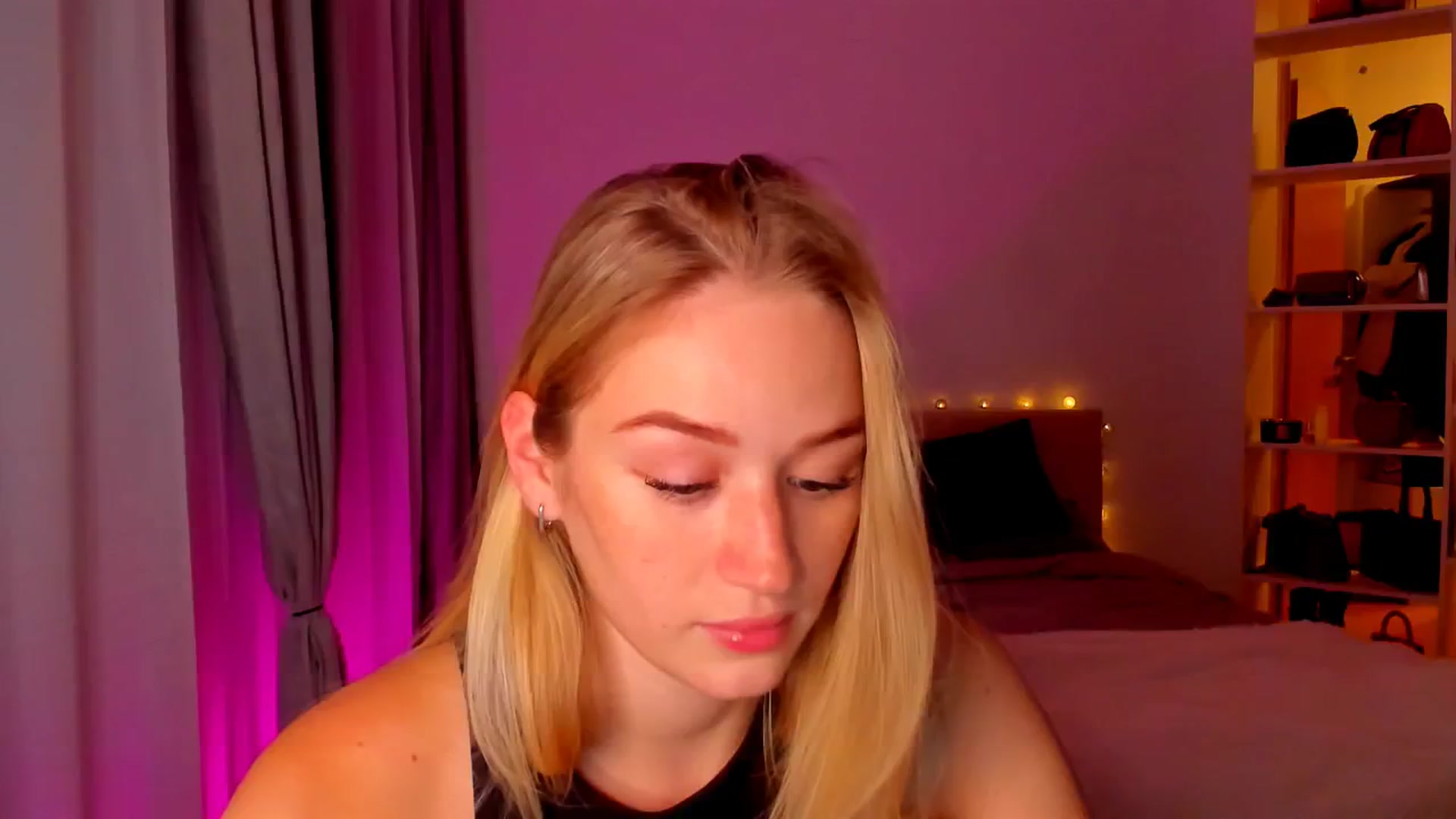 Gallery image thumbnail from CheckmyPeach's myfreecams stream on, 05/03/2024, 22:49 image 20 of 20