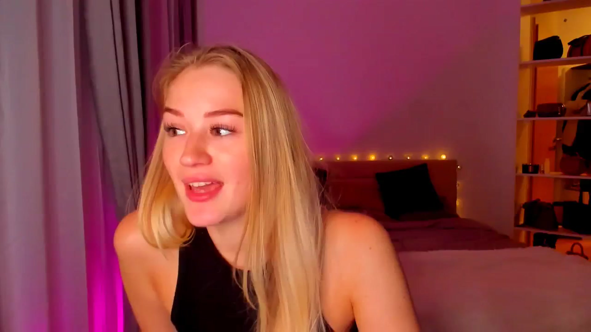 Gallery image thumbnail from CheckmyPeach's myfreecams stream on, 05/04/2024, 24:56 image 17 of 20