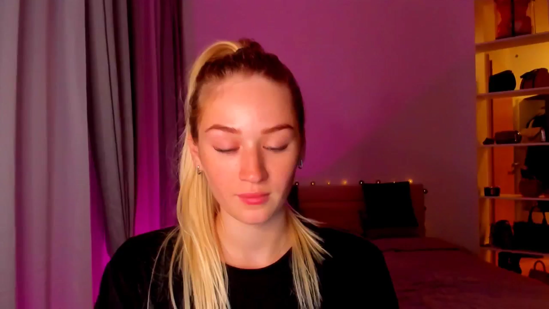 Gallery image thumbnail from CheckmyPeach's myfreecams stream on, 05/05/2024, 24:48 image 13 of 20