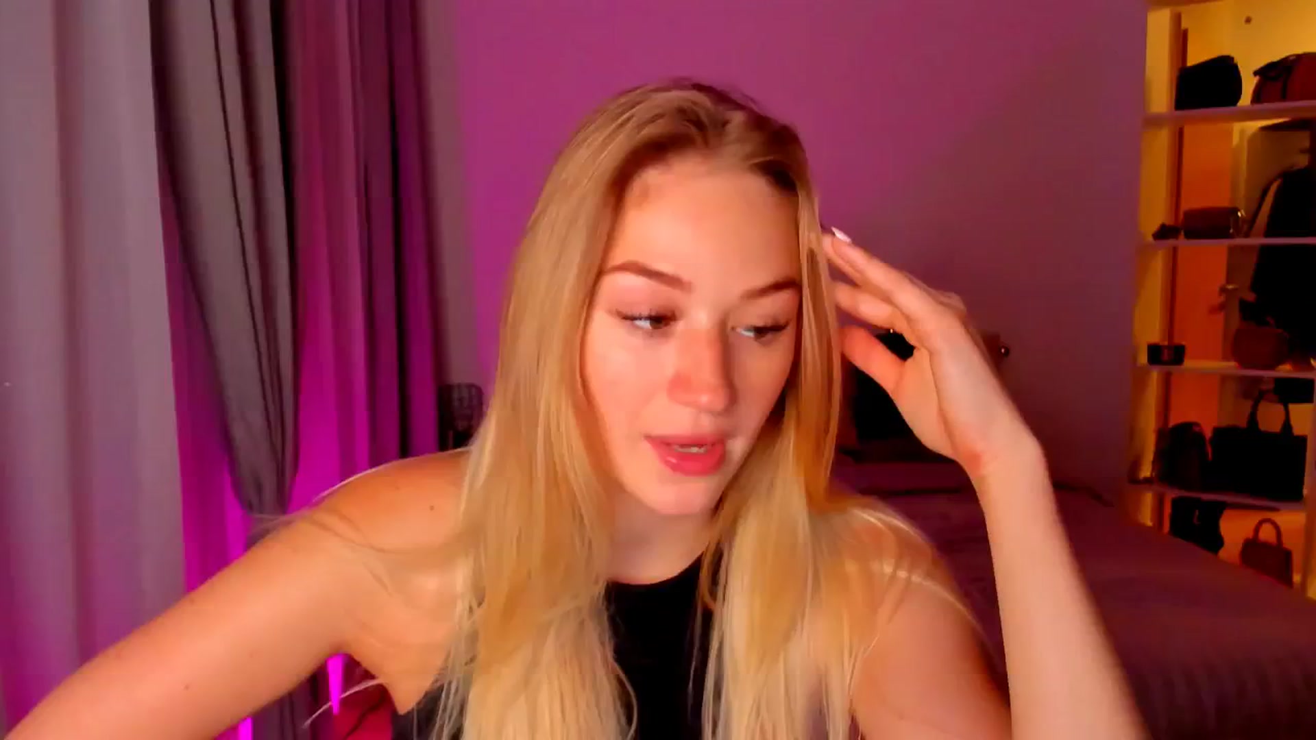Gallery image thumbnail from CheckmyPeach's myfreecams stream on, 05/05/2024, 17:45 image 14 of 20