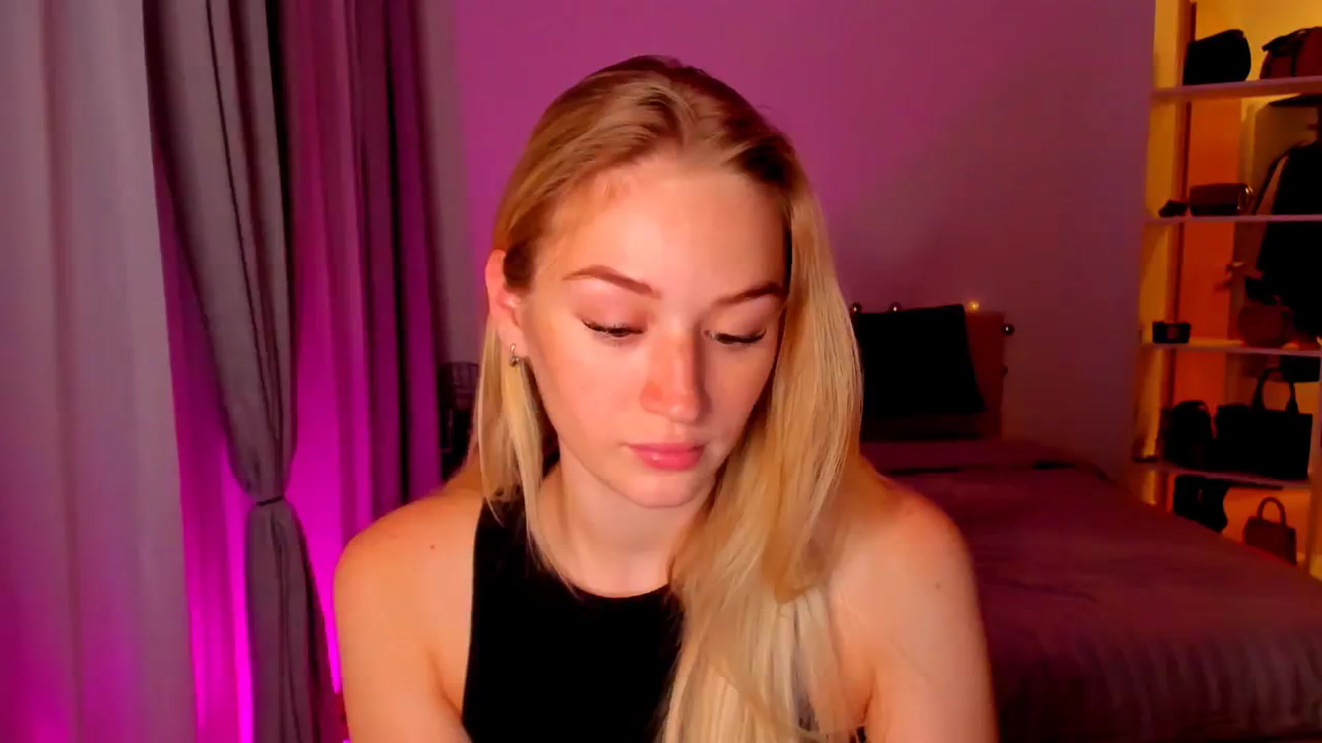 Gallery image thumbnail from CheckmyPeach's myfreecams stream on, 05/05/2024, 17:45 image 19 of 20