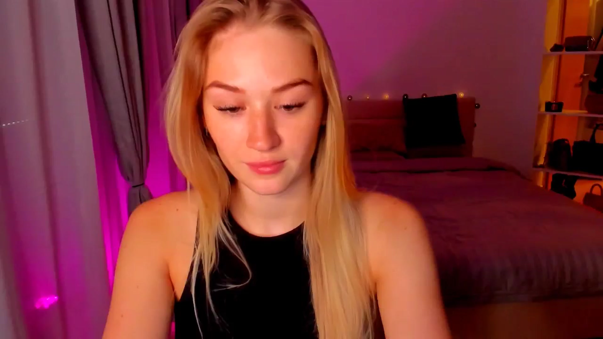 Gallery image thumbnail from CheckmyPeach's myfreecams stream on, 05/05/2024, 17:45 image 5 of 20