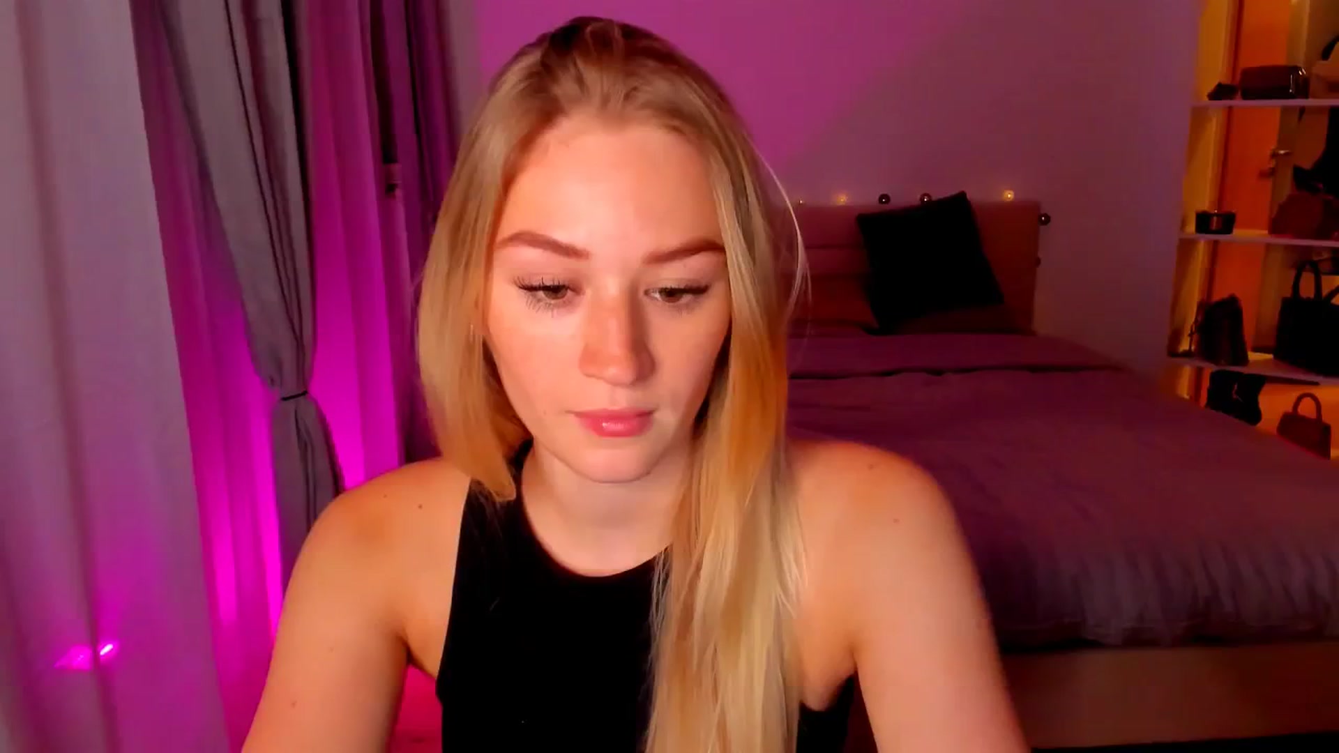 Gallery image thumbnail from CheckmyPeach's myfreecams stream on, 05/07/2024, 20:18 image 8 of 20