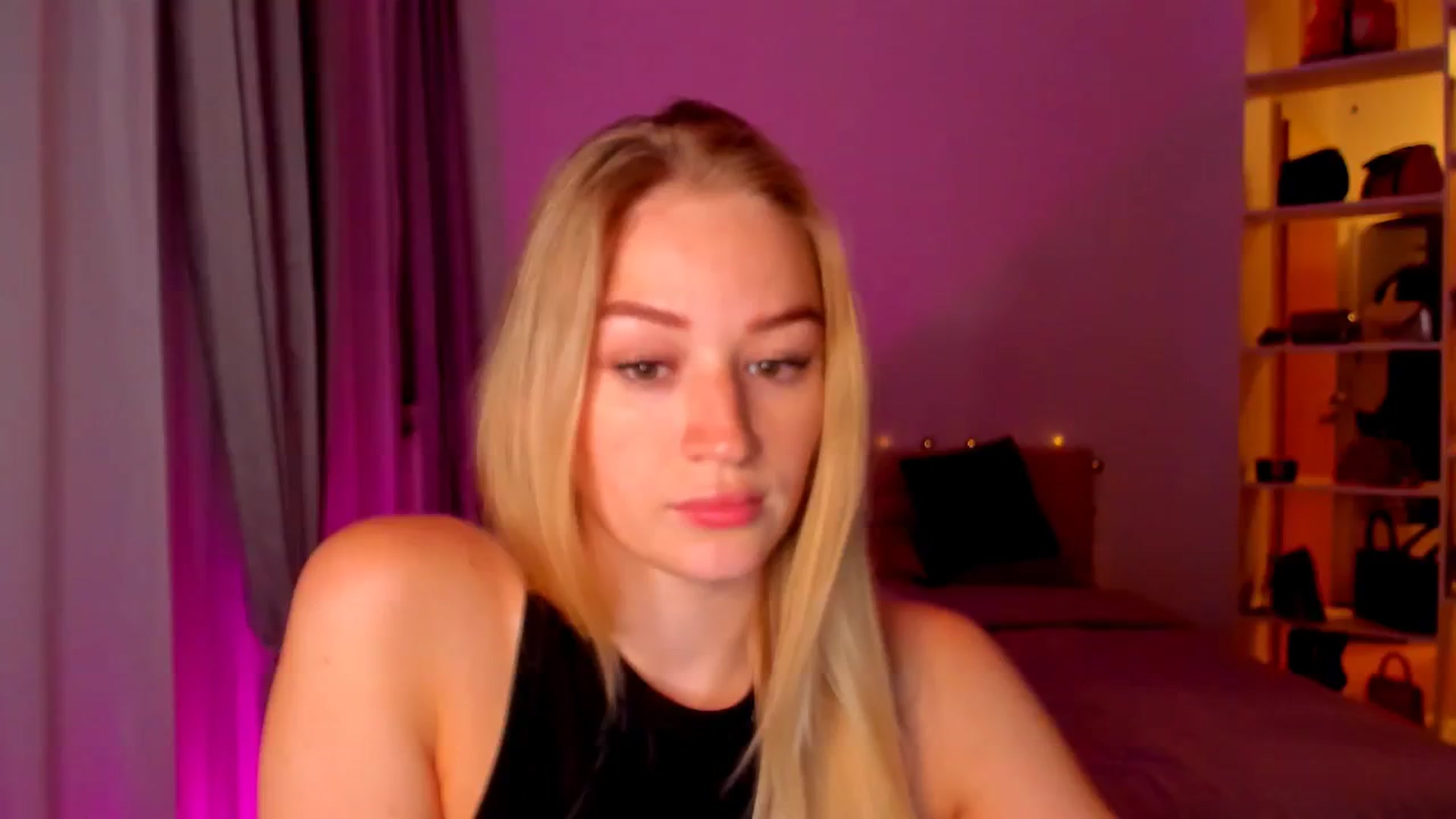 Gallery image thumbnail from CheckmyPeach's myfreecams stream on, 05/07/2024, 20:18 image 17 of 20