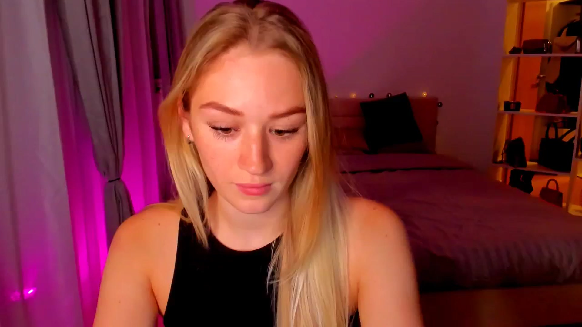 Gallery image thumbnail from CheckmyPeach's myfreecams stream on, 05/07/2024, 21:13 image 8 of 20