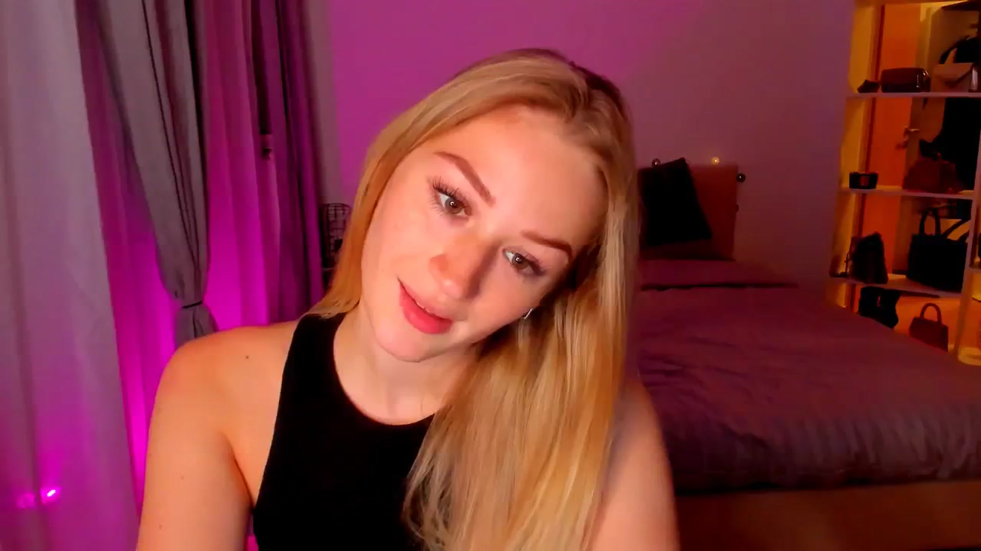 Gallery image thumbnail from CheckmyPeach's myfreecams stream on, 05/07/2024, 21:13 image 6 of 20
