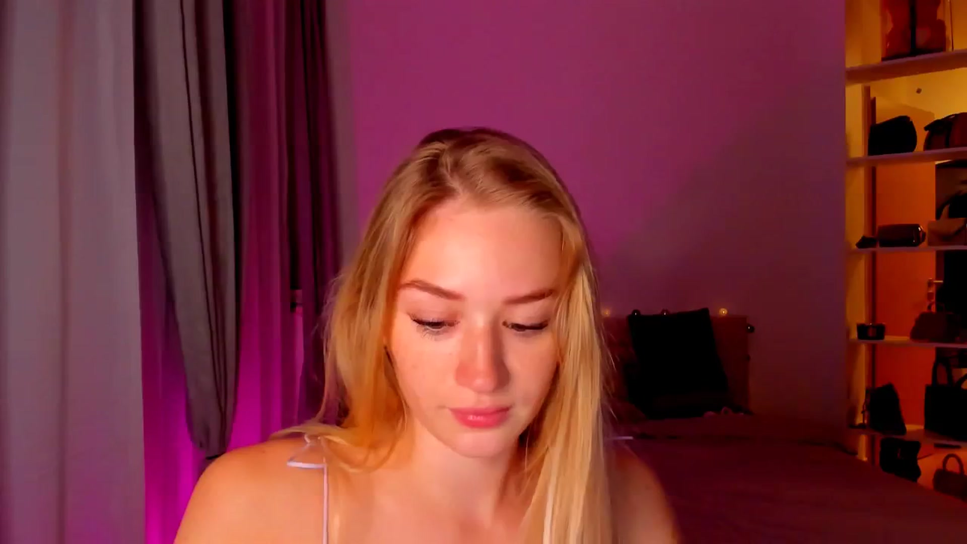 Gallery image thumbnail from CheckmyPeach's myfreecams stream on, 05/08/2024, 03:59 image 4 of 20