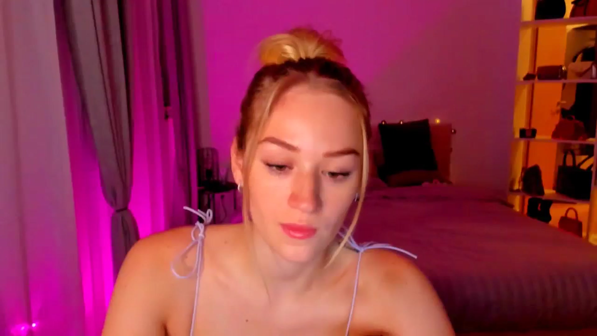Gallery image thumbnail from CheckmyPeach's myfreecams stream on, 05/08/2024, 03:59 image 15 of 20