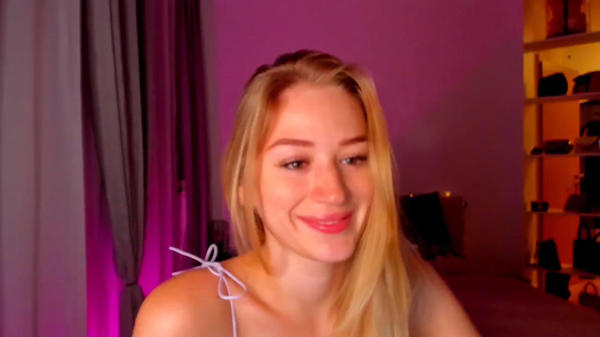 Gallery image thumbnail from CheckmyPeach's myfreecams stream on, 05/08/2024, 03:59 image 3 of 20