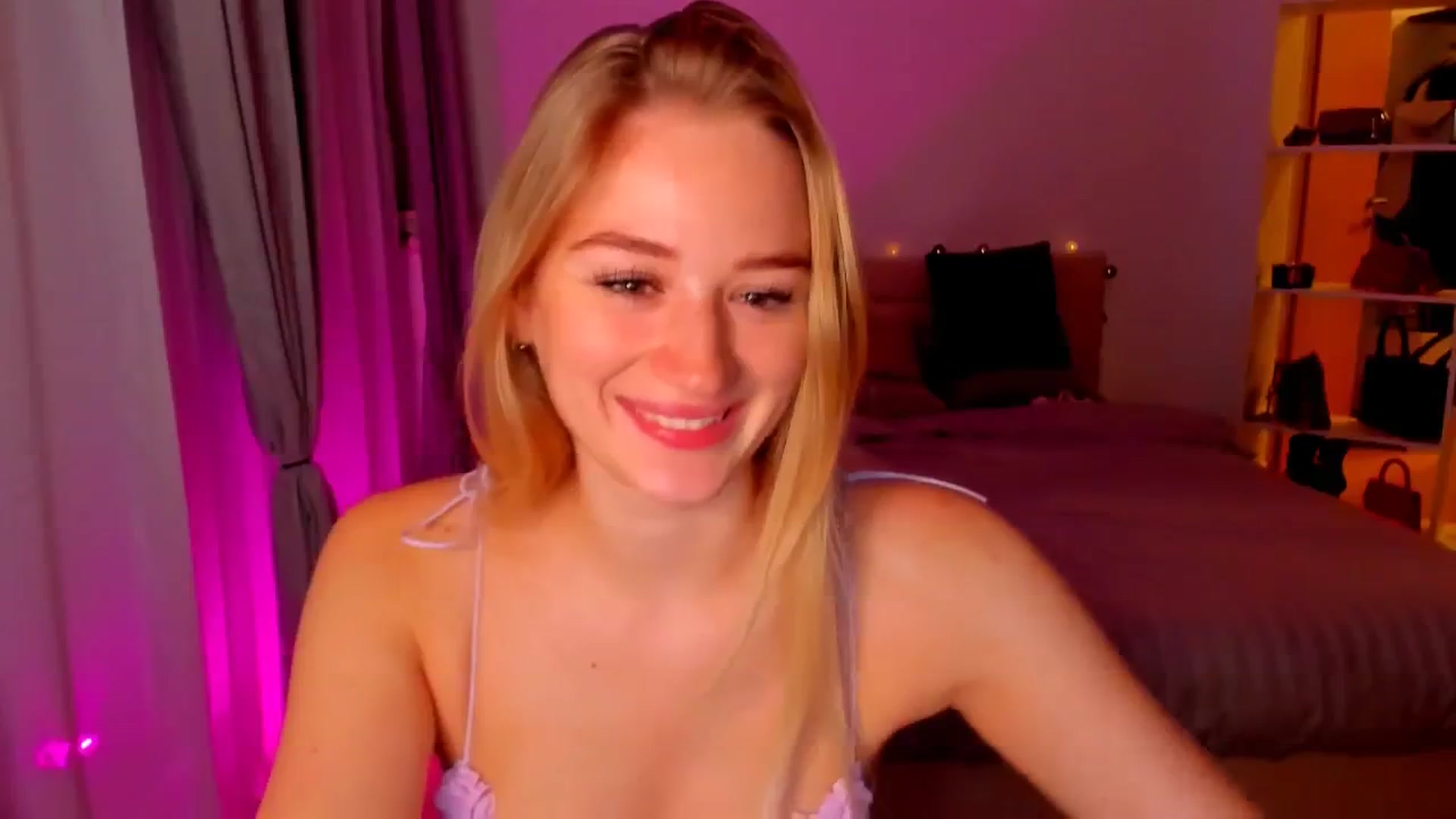 Gallery image thumbnail from CheckmyPeach's myfreecams stream on, 05/08/2024, 03:59 image 11 of 20