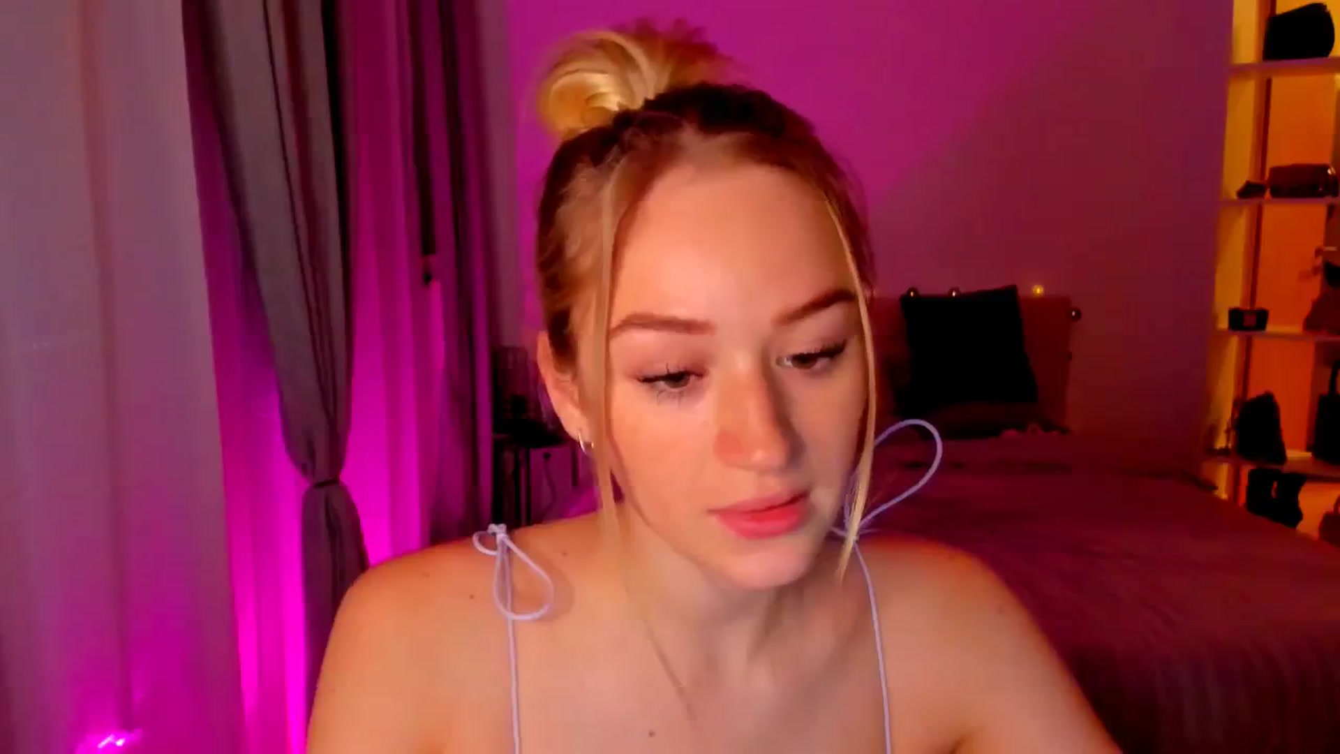 Gallery image thumbnail from CheckmyPeach's myfreecams stream on, 05/08/2024, 05:04 image 20 of 20