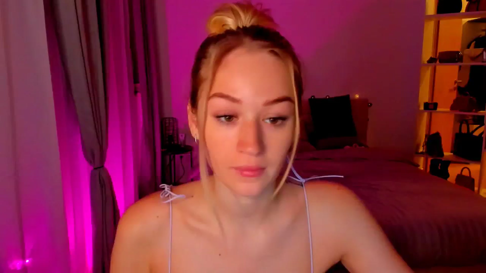 Gallery image thumbnail from CheckmyPeach's myfreecams stream on, 05/08/2024, 05:04 image 3 of 20