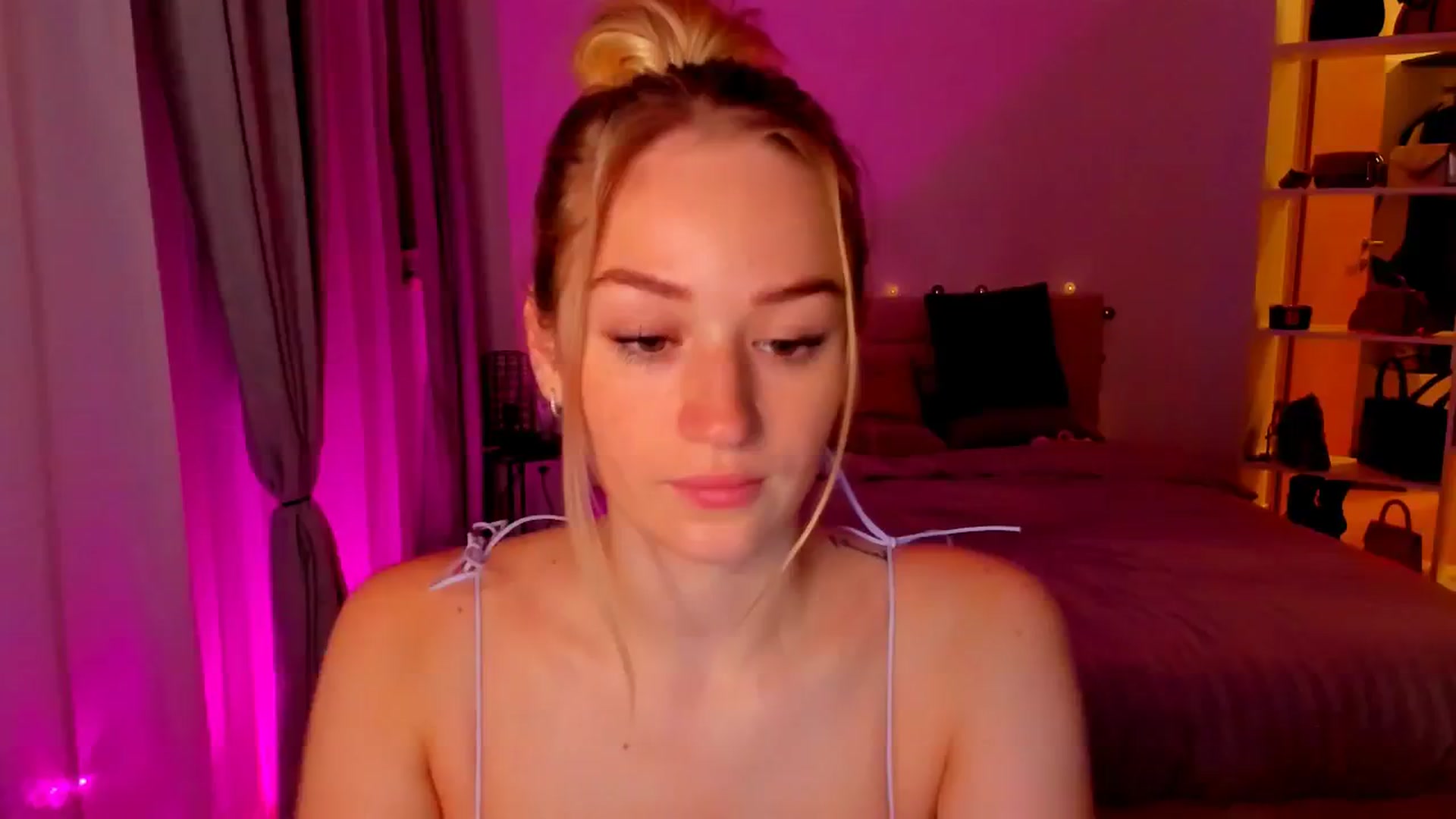 Gallery image thumbnail from CheckmyPeach's myfreecams stream on, 05/08/2024, 05:04 image 1 of 20