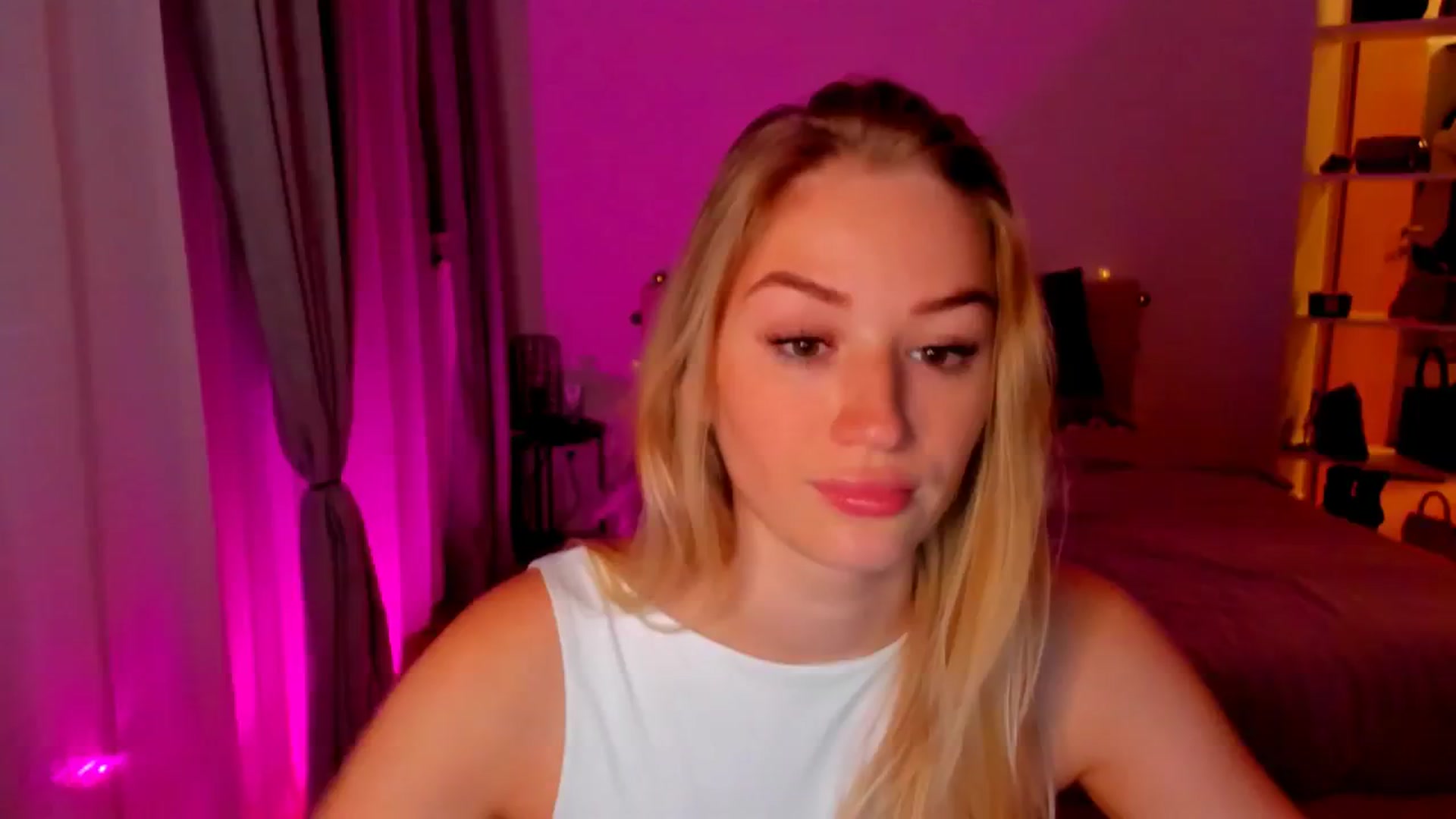 Gallery image thumbnail from CheckmyPeach's myfreecams stream on, 05/08/2024, 06:04 image 2 of 20